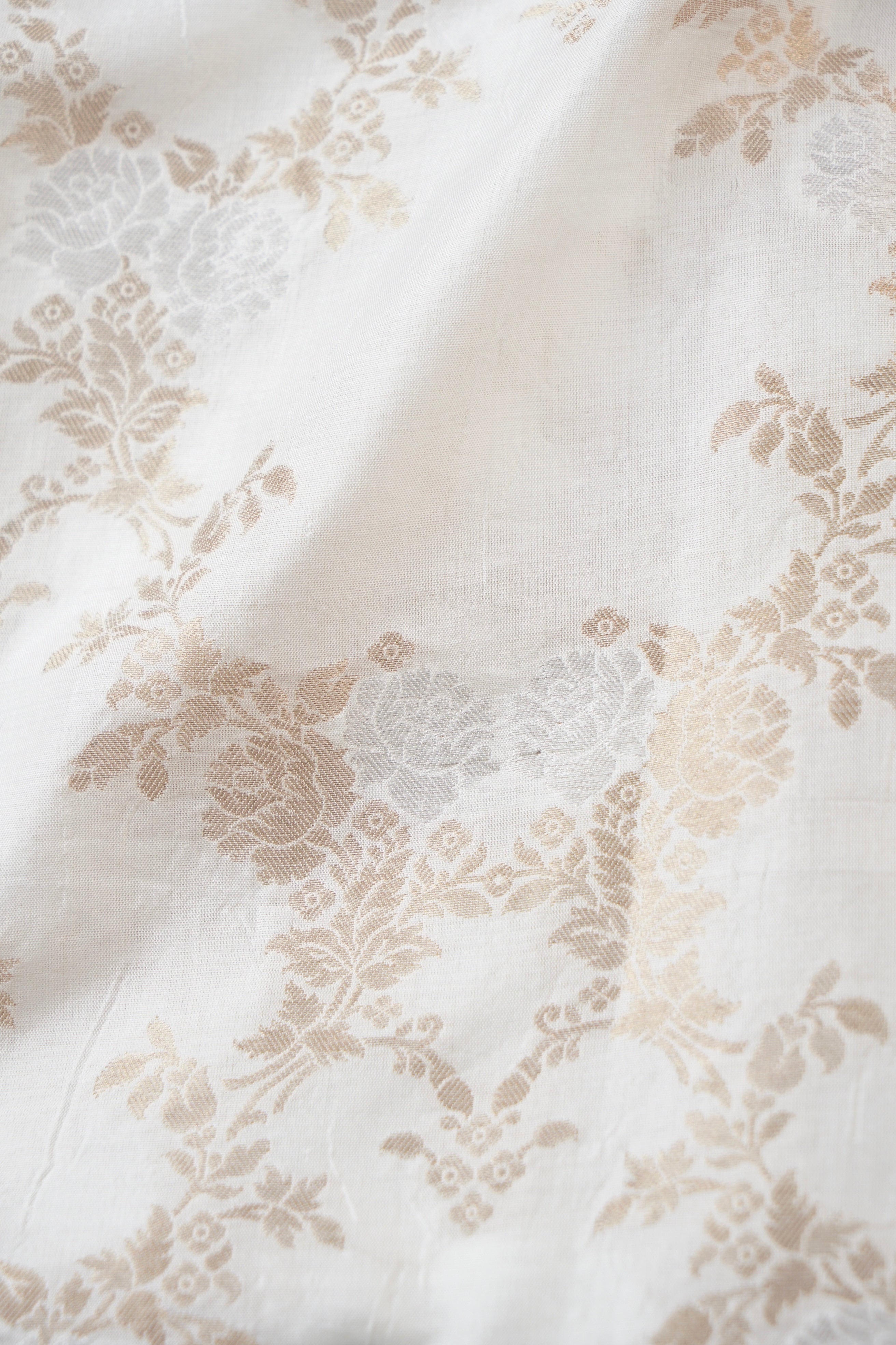 Handloom Pure Brocade Rose Banarasi Fabric