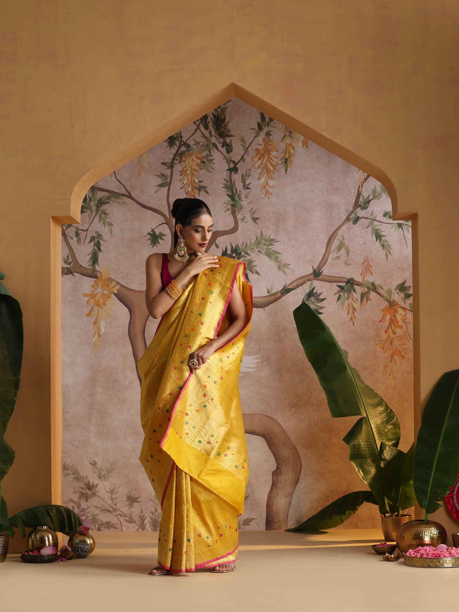Handloom Banarasi Zari Tanchoi Kadwa Saree