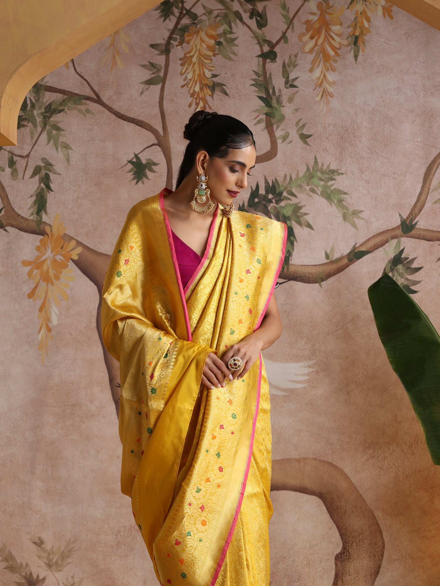 Handloom Banarasi Zari Tanchoi Kadwa Saree