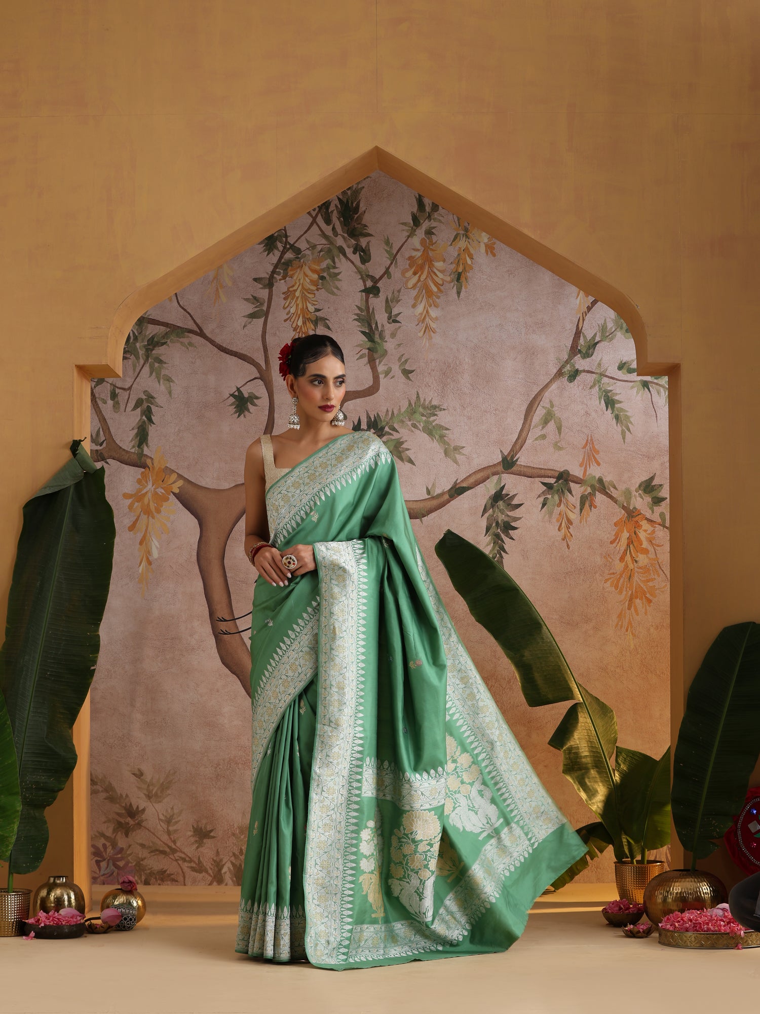 Handloom Banarasi Katan Silk Kadwa Ektara Kumudini Saree