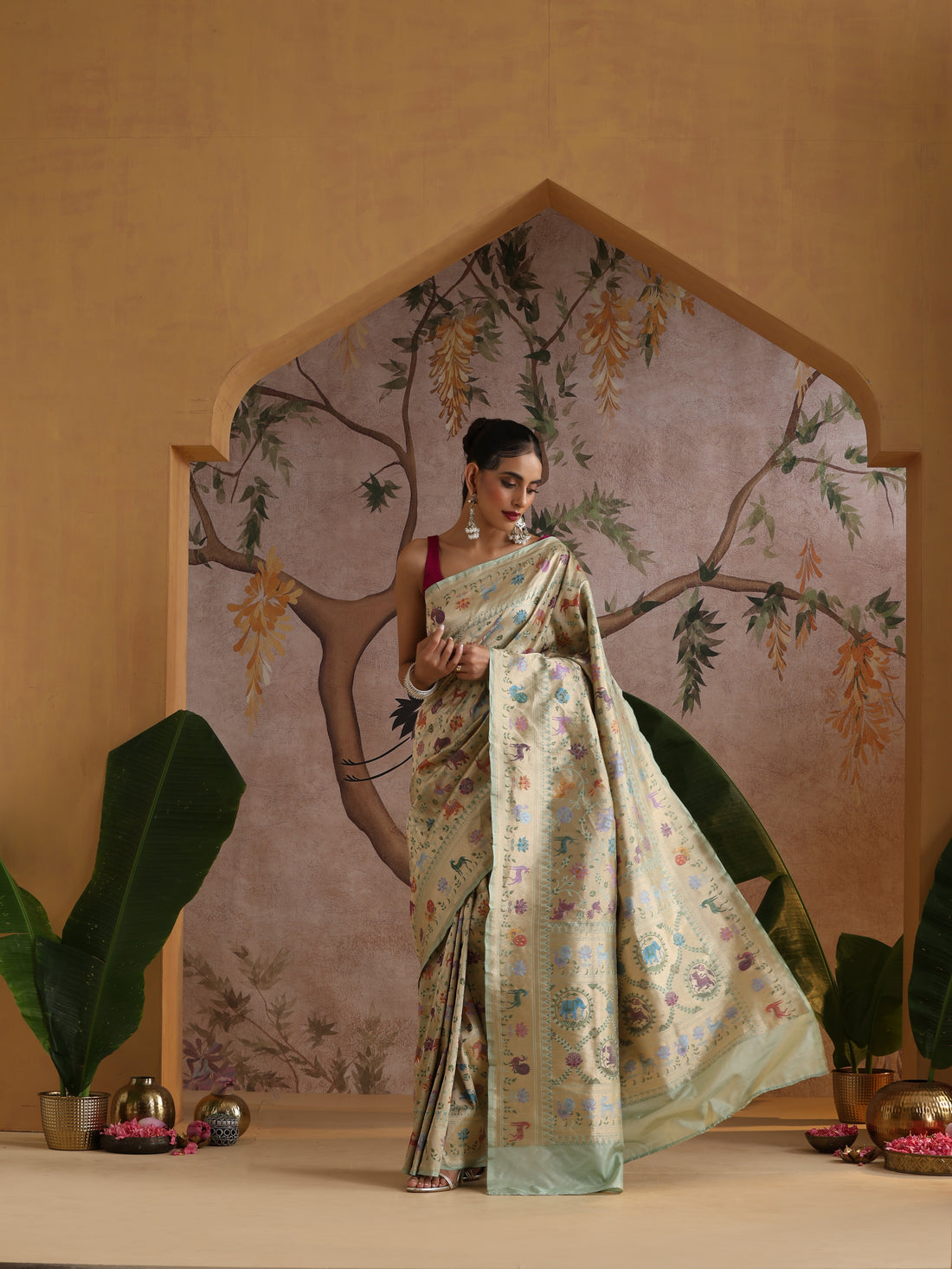 Handloom Banarasi Katan Silk Khinkhab Shikargah Saree