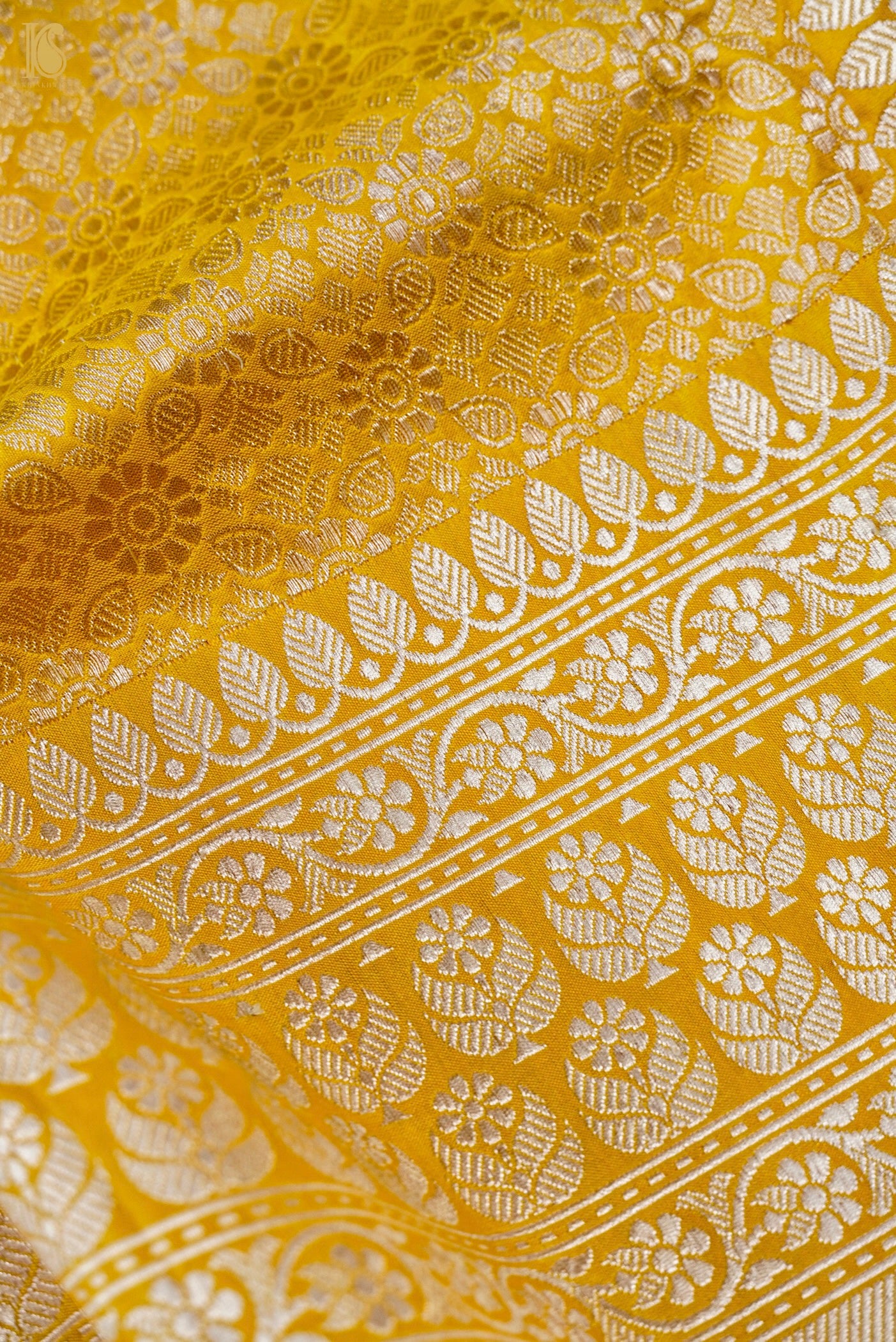 Handloom Banarasi Katan Silk Zari Vasket Saree