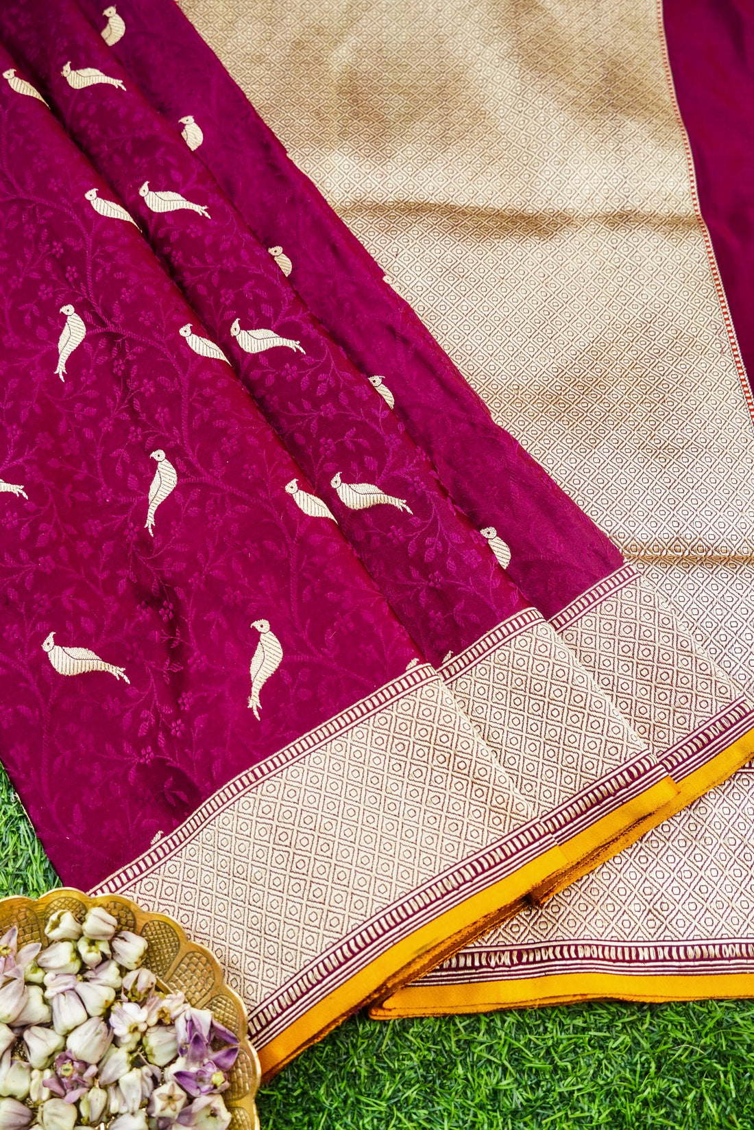 Handloom Banarasi Silk Tanchoi Kadwa Saree