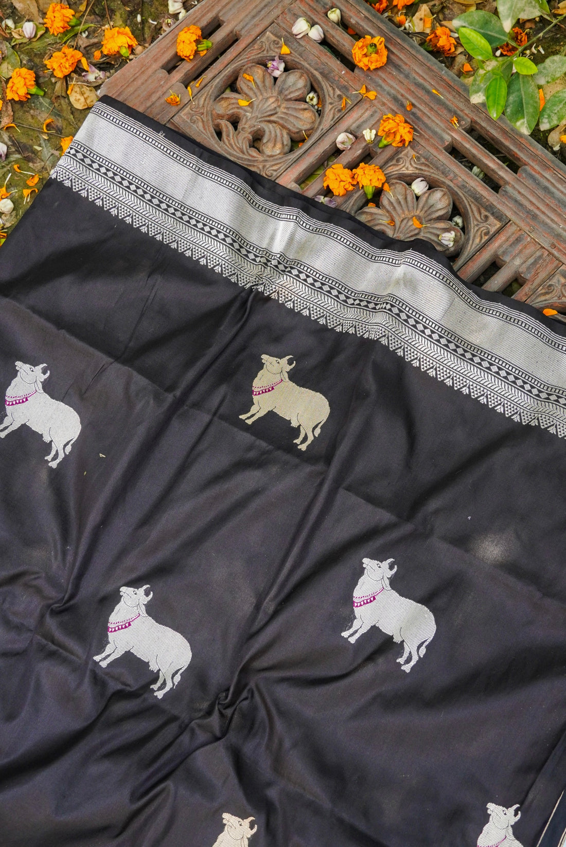 Handloom Banarasi Katan Silk Kadwa Cow Saree