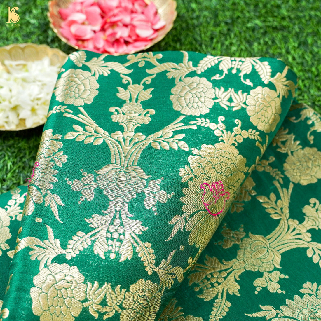 Green Pure Brocade Banarasi Mehraab Boota Fabric