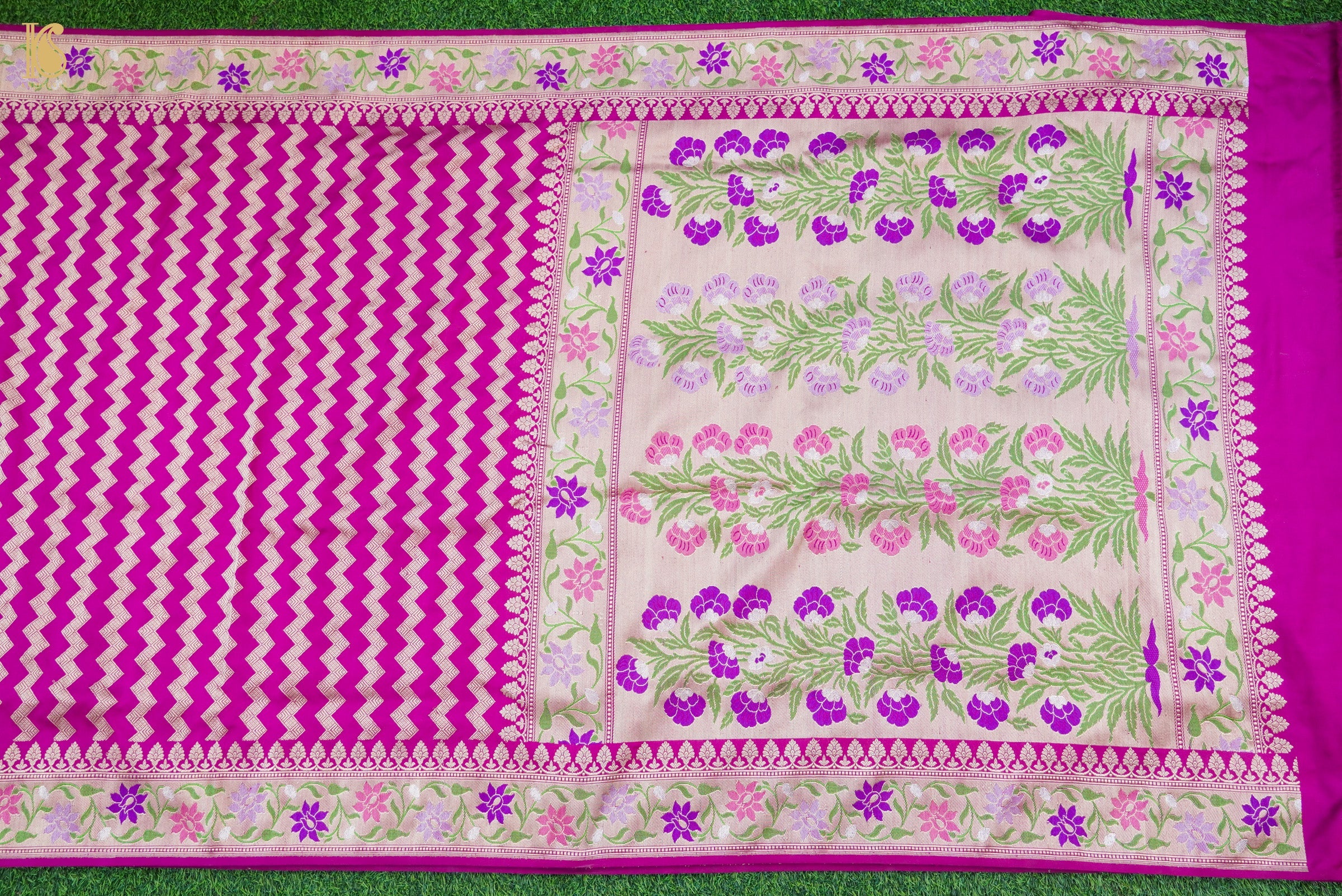 Violet Red Pure Katan Silk Handwoven Banarasi Kadwa Revival Saree - Khinkhwab