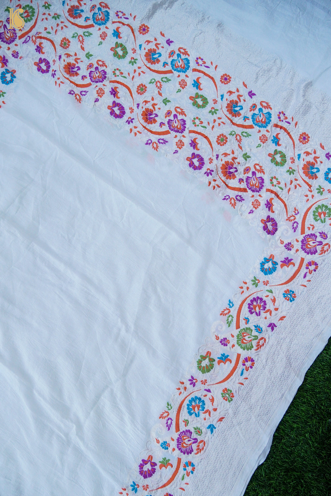 Handwoven Banarasi Georgette Dupatta with Floral Meenakari