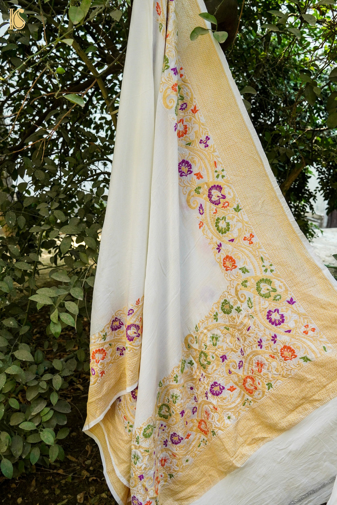 Handwoven Banarasi Georgette Dupatta with Floral Meenakari