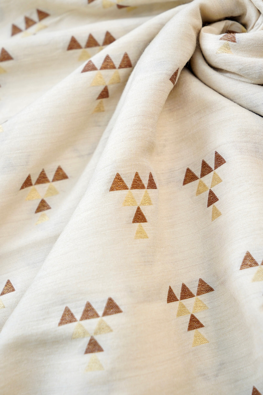 Moonga Silk Handloom Banarasi Dyeable Fabric