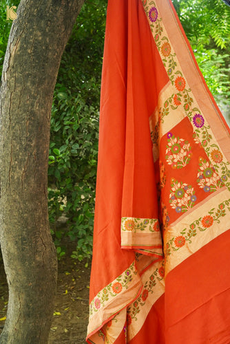 Handwoven Banarasi Georgette Dupatta with Floral Meenakari