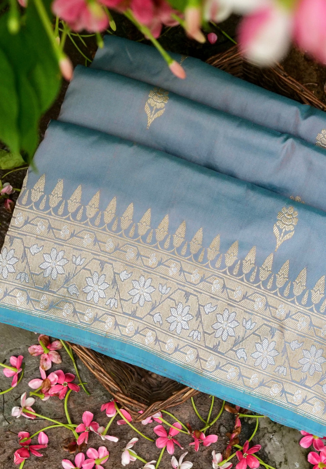 Handloom Banarasi Katan Silk Kadwa Ektara Kumudini Saree