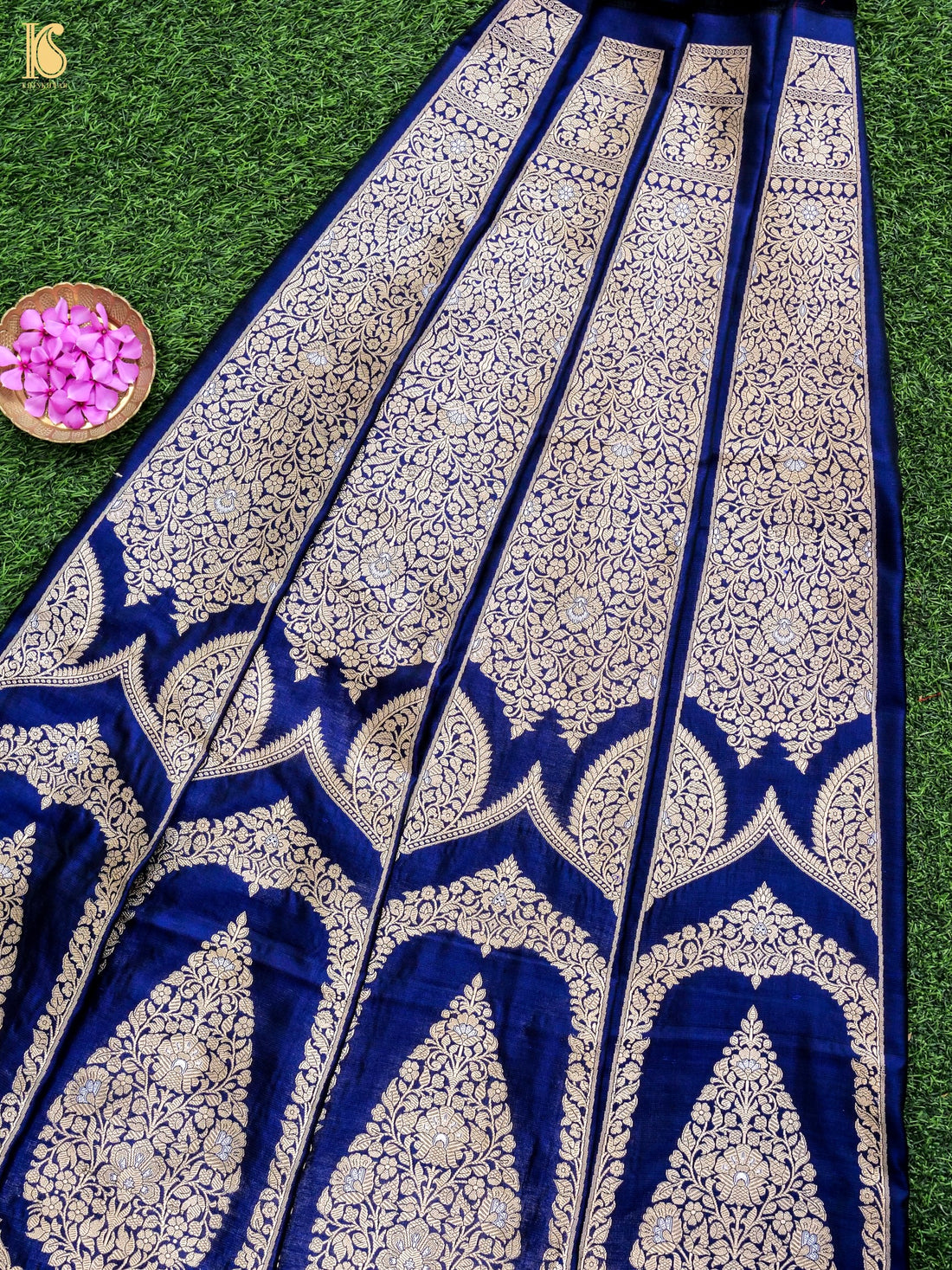 Handloom Banarasi Katan Silk Kalidar Naqshi Lehenga