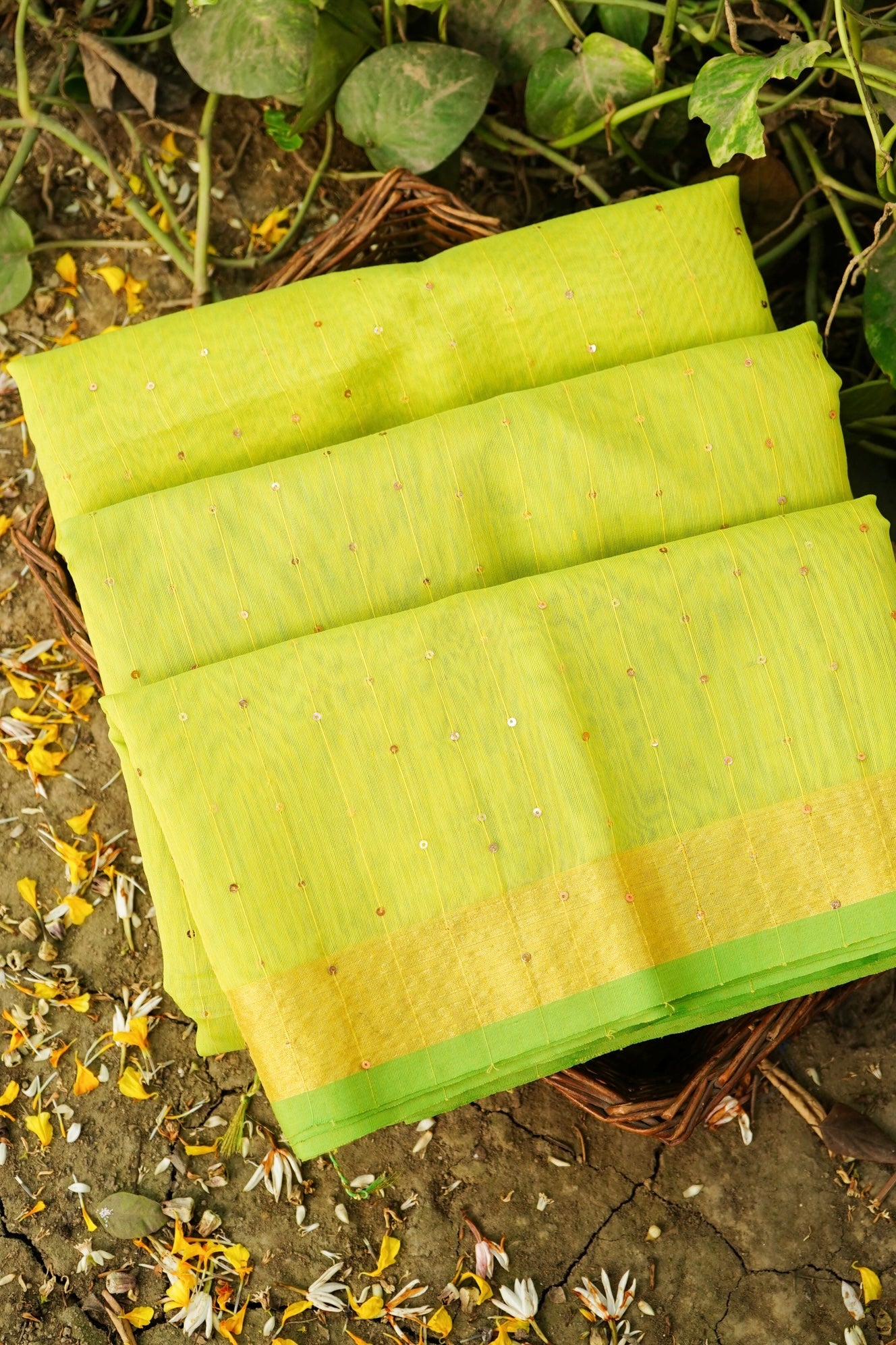 Handloom Dhakai Jamdani Lime Saree with Sequins