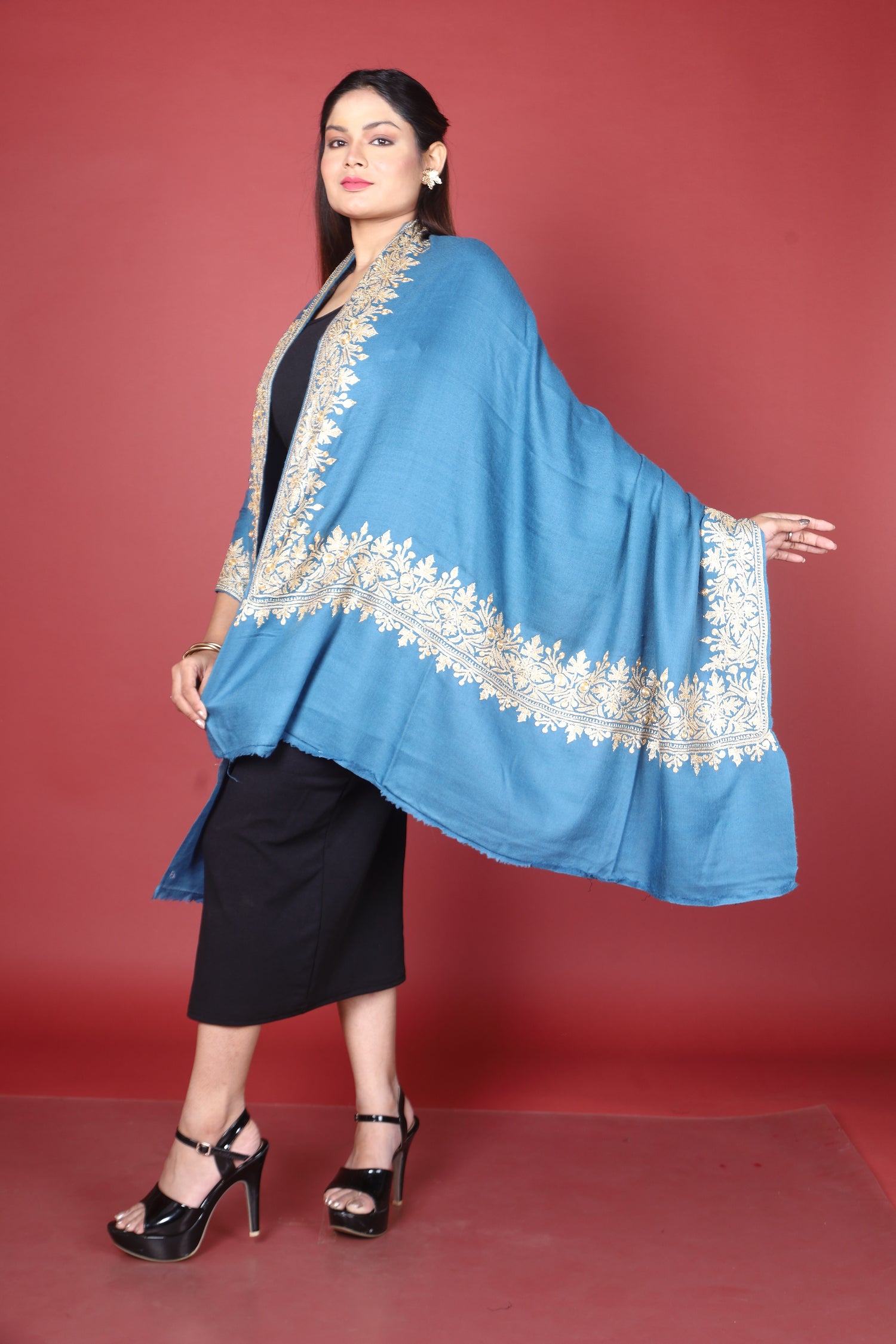 Pure Pashmina Handwoven Tilla Embriodery Kashmiri Shawl