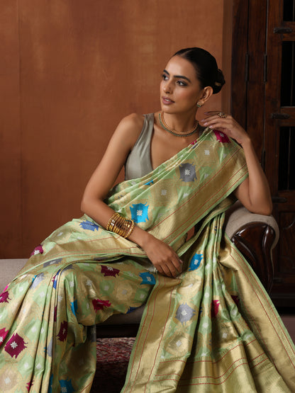 Handloom Banarasi Rangkat Silk Kadwa Saree