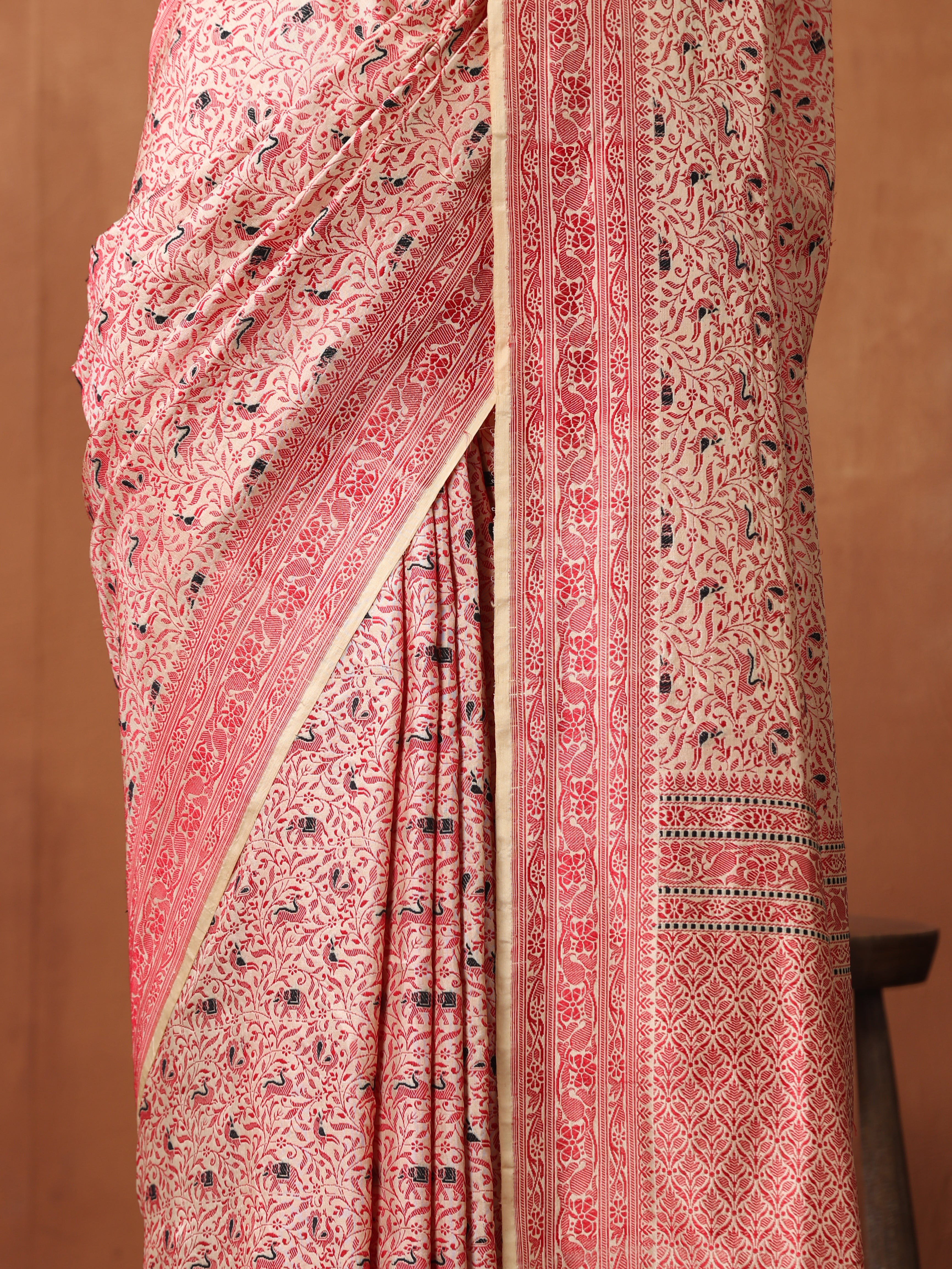 Handloom Banarasi Resham Shikargah Saree