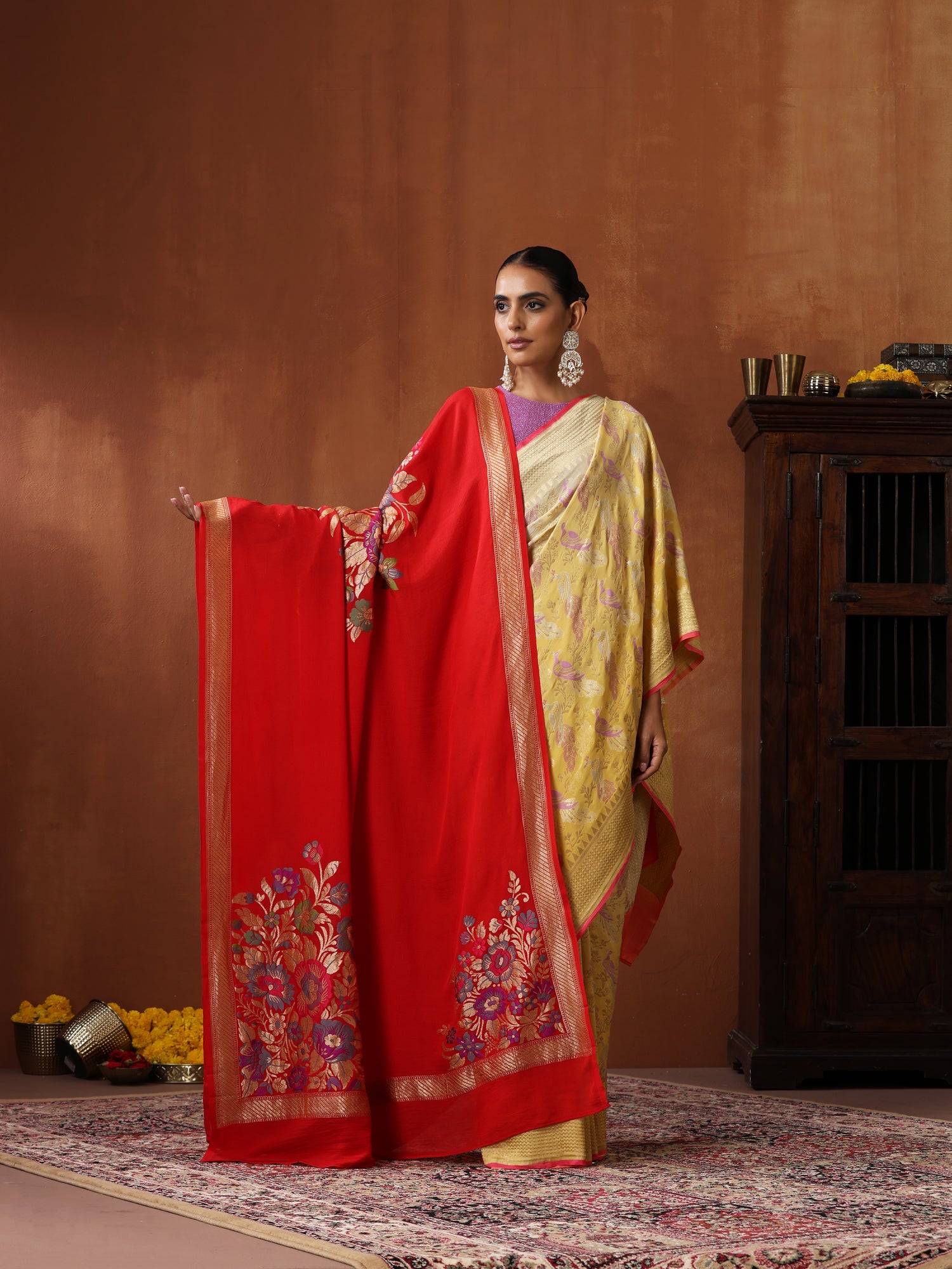 Handwoven Banarasi Georgette Dupatta with Floral Meenakari