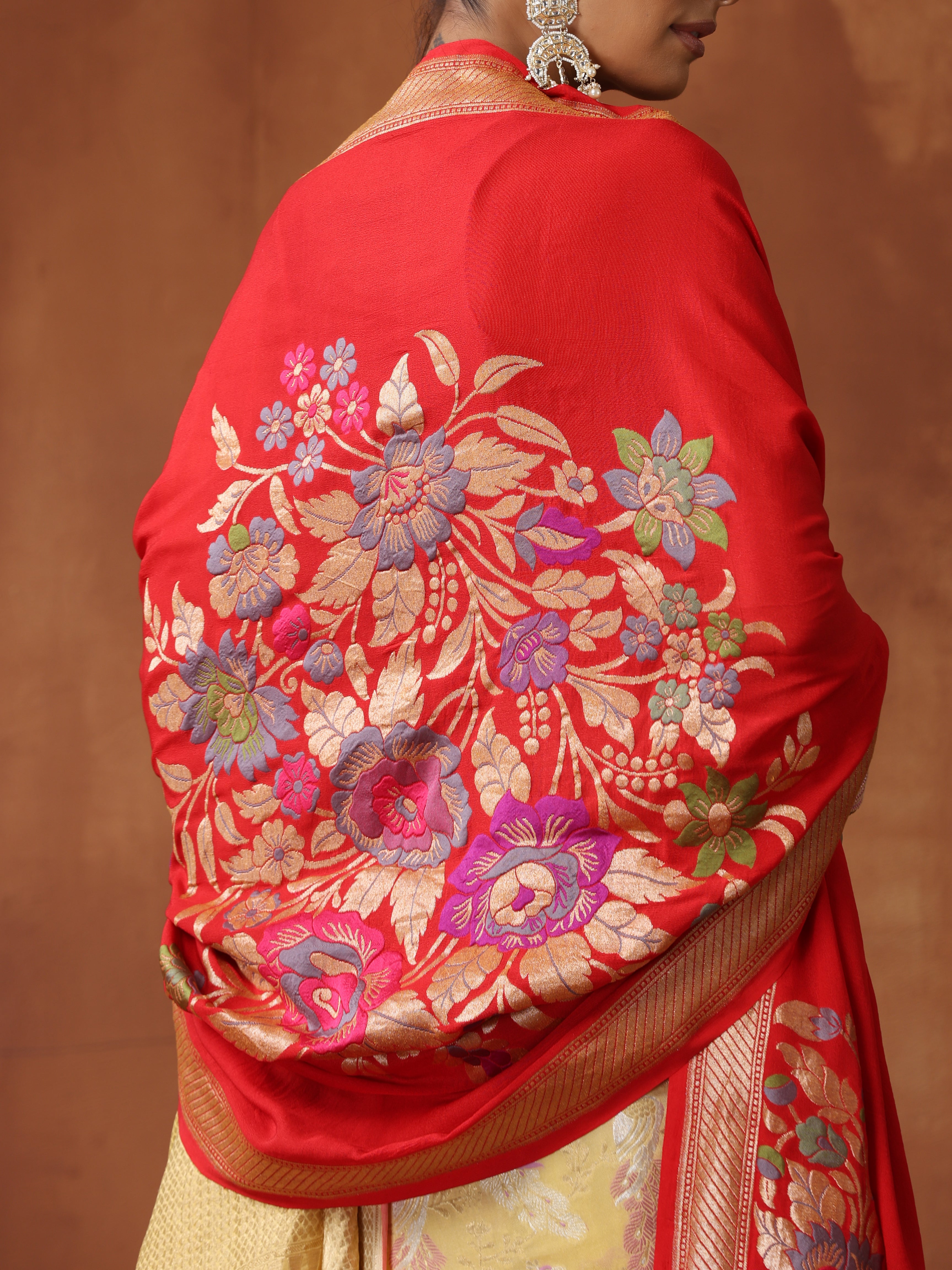 Handwoven Banarasi Georgette Dupatta with Floral Meenakari