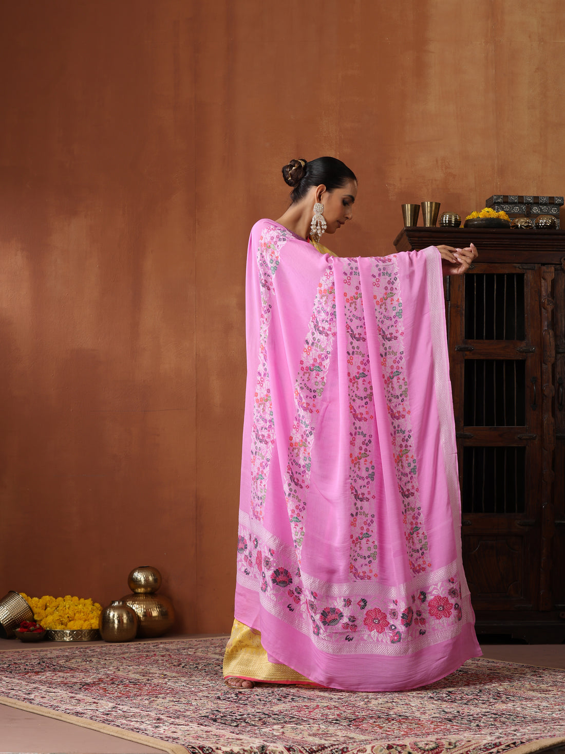 Handwoven Banarasi Georgette Dupatta with Floral Meenakari