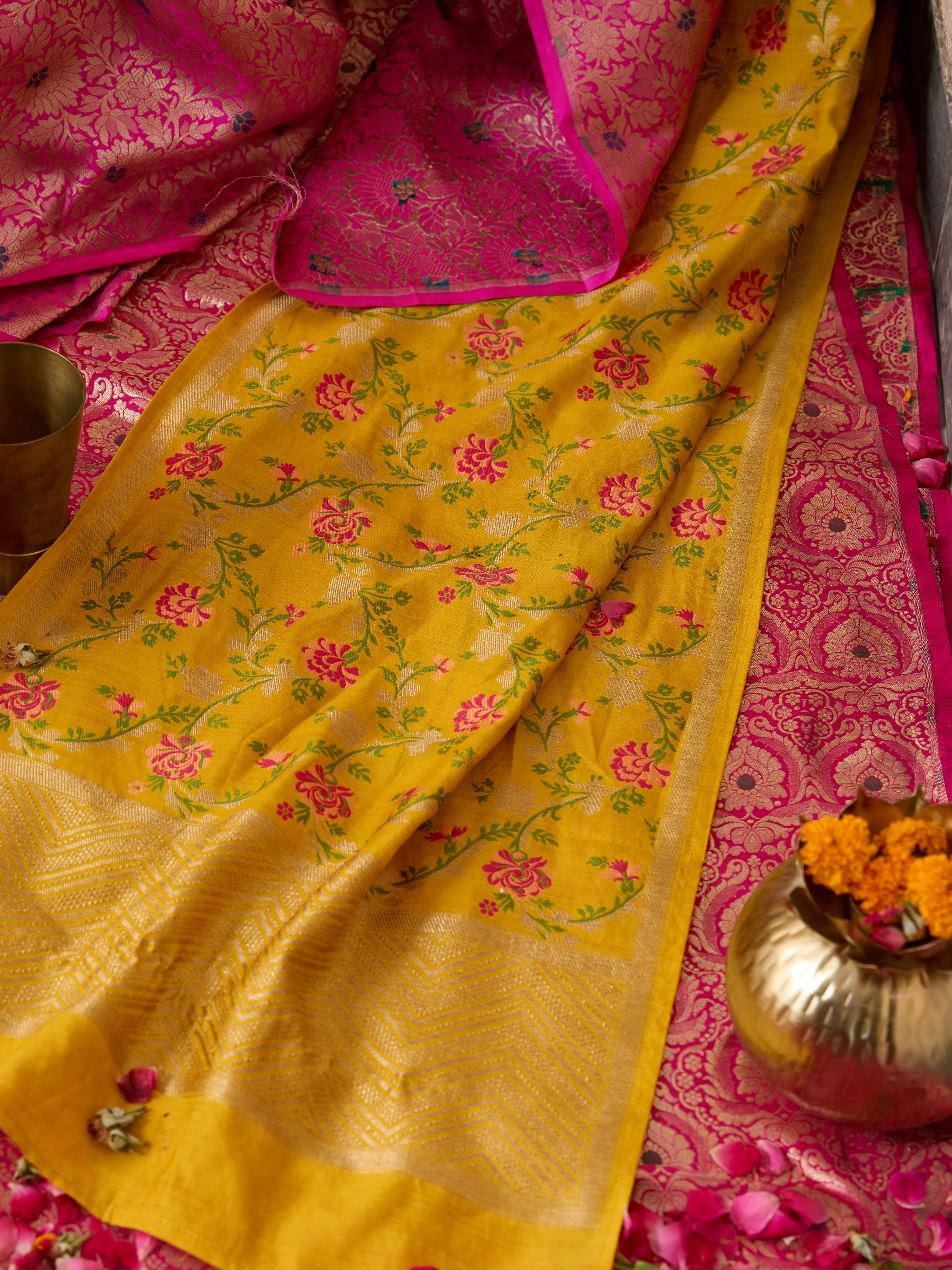 Pure Chiniya Silk Banarasi Woven Stole