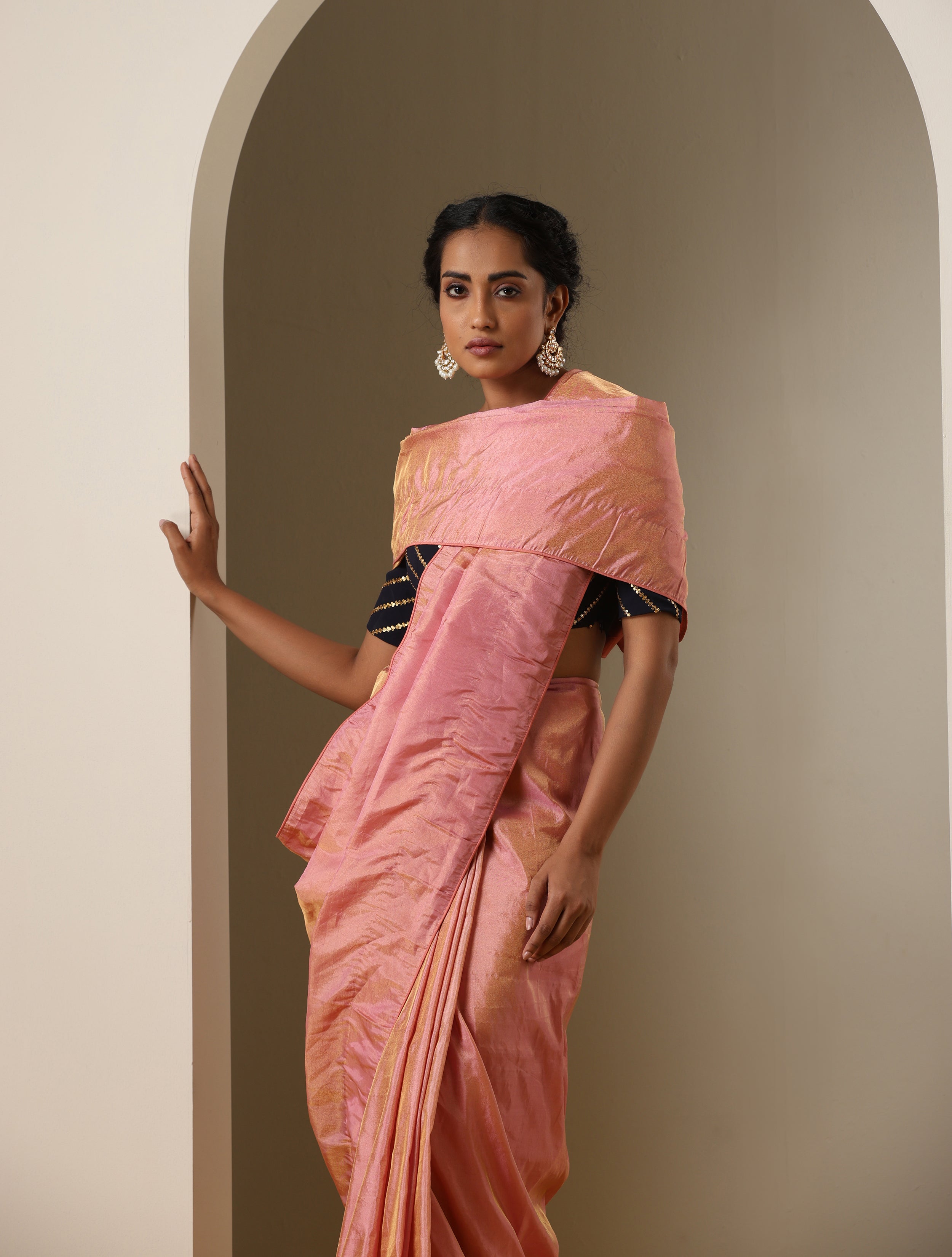 Plain Peach Maheshwari Tissue Silk Saree – Sayali Rajadhyaksha Sarees