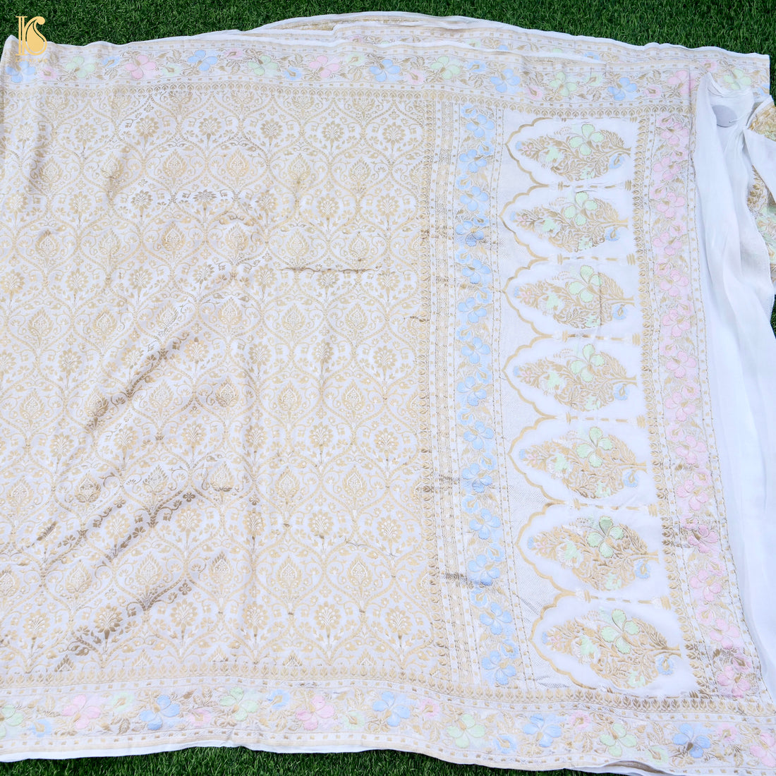 Dyeable Pure Georgette  Banarasi Dahlia Border Saree