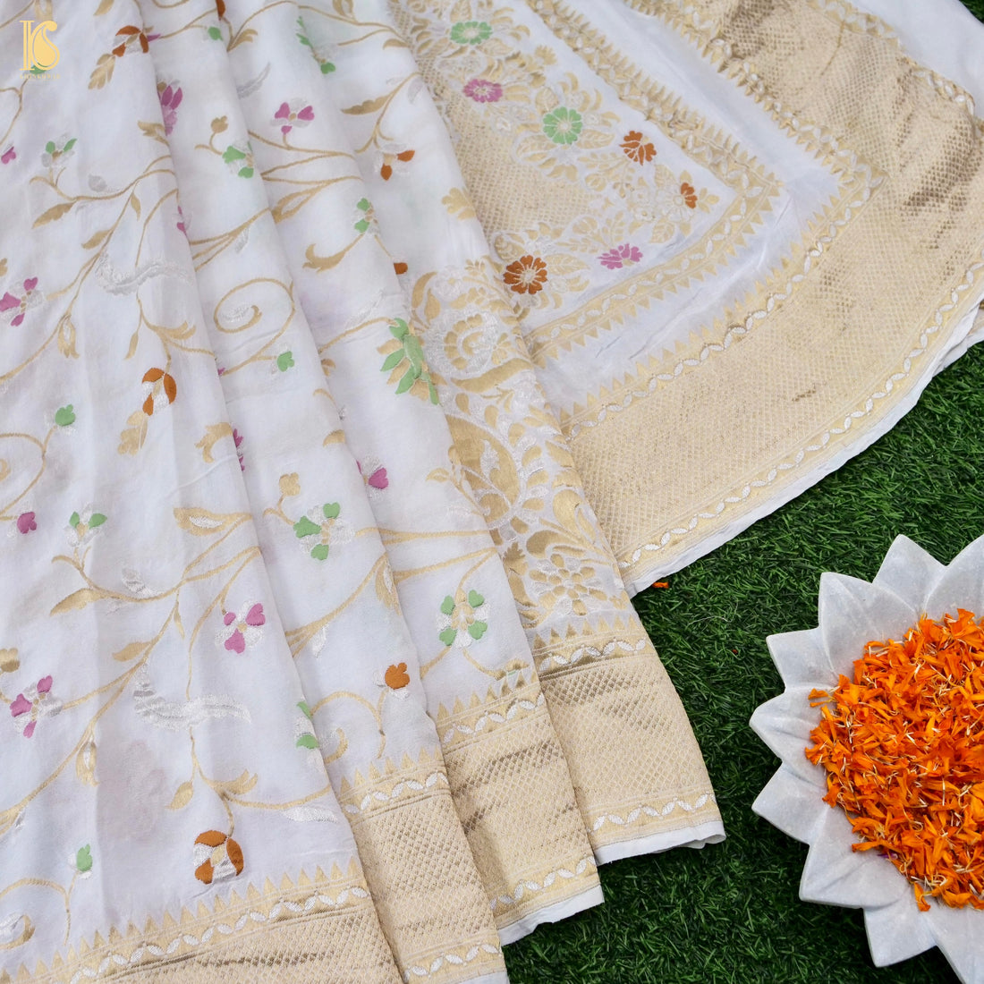 Dyeable Pure Georgette Banarasi Meenakari Saree