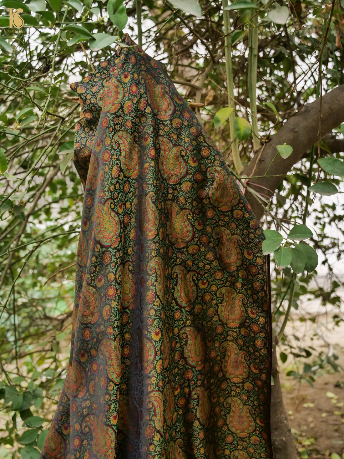 Handloom Banarasi Kalka Ambi Tanchoi Silk Fabric