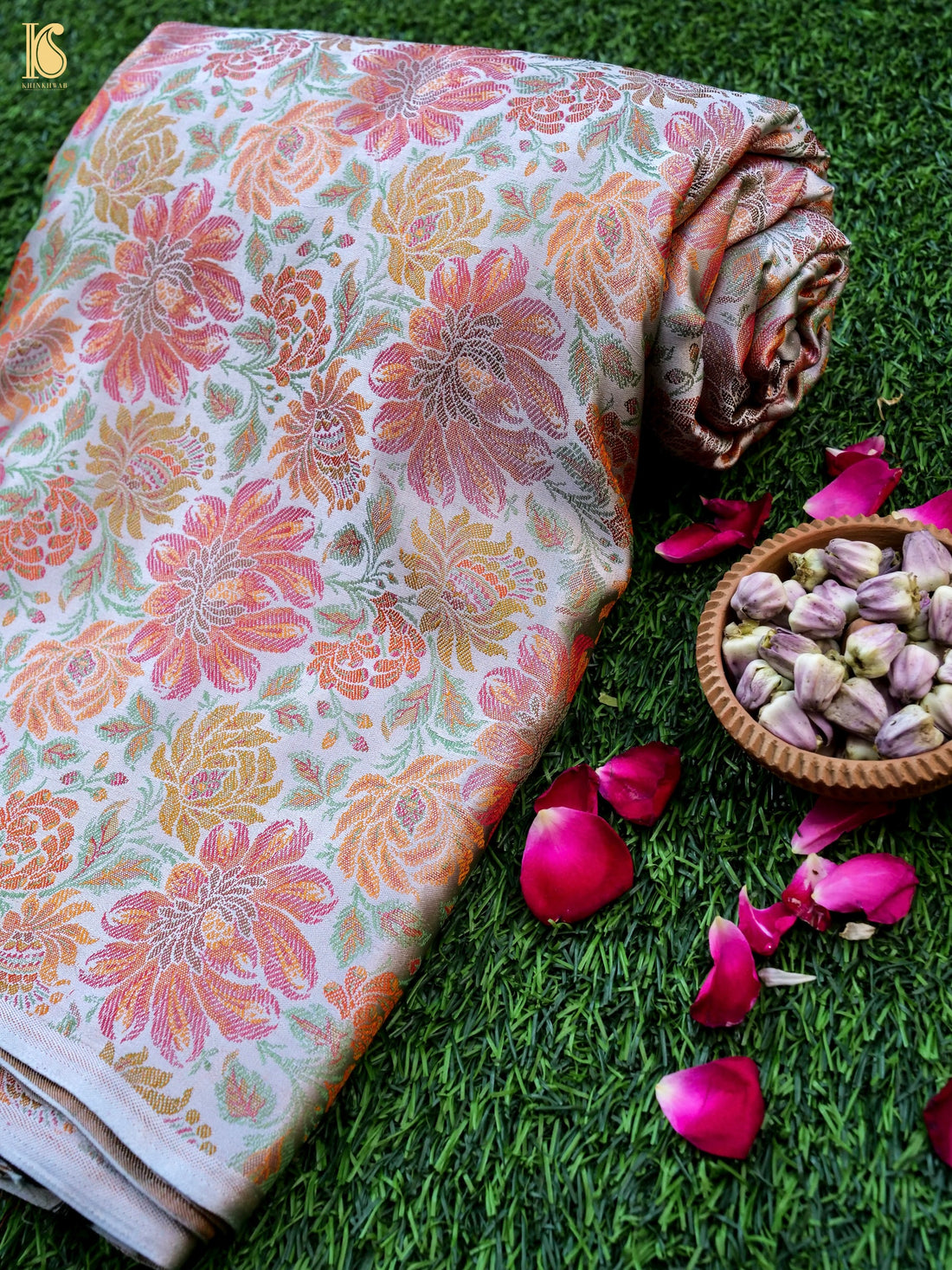 Handloom Banarasi Tanchoi Silk Dahlia Fabric