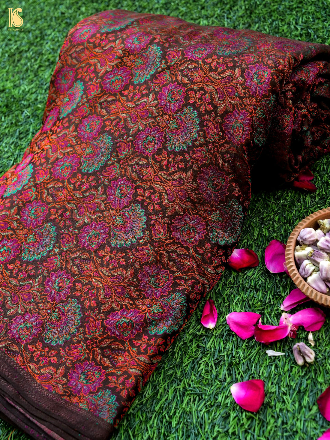 Handloom Banarasi Tanchoi Silk Kamal Fabric