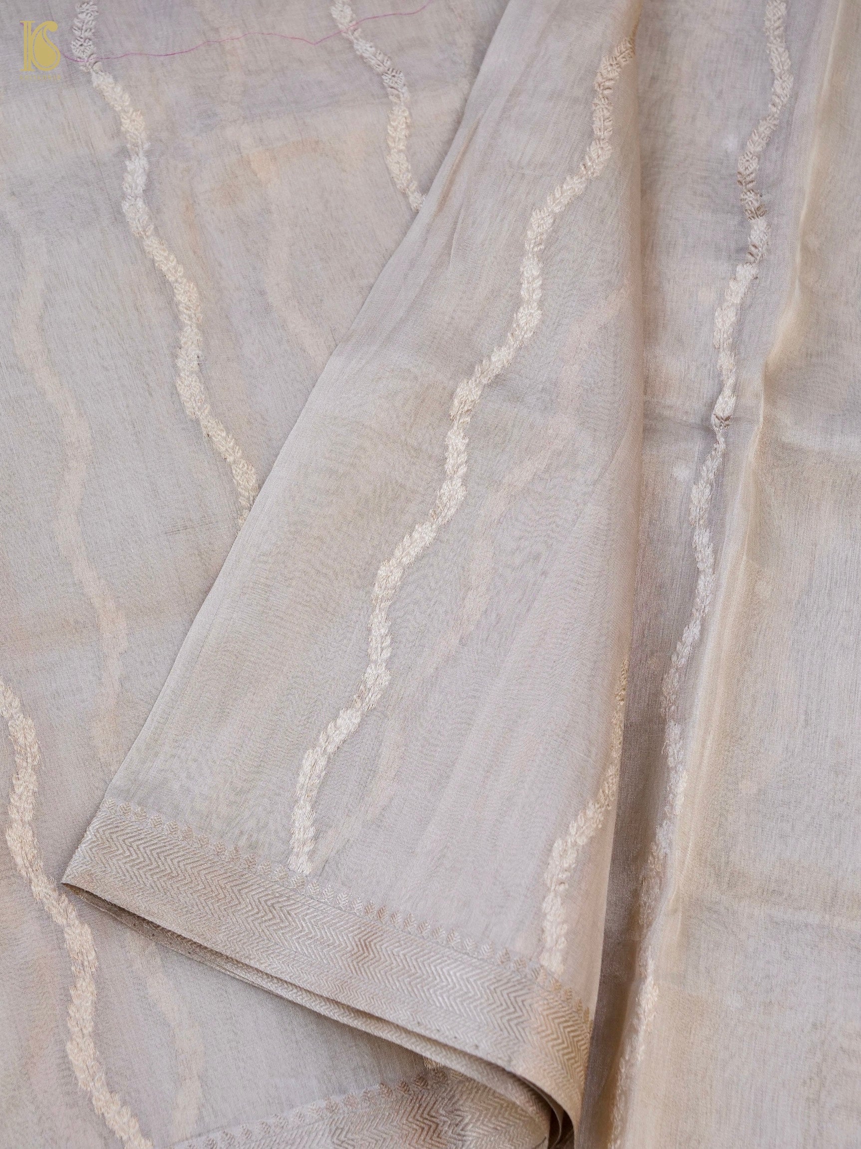 Handloom Banarasi Kora Tissue Dyeable Stripes Saree