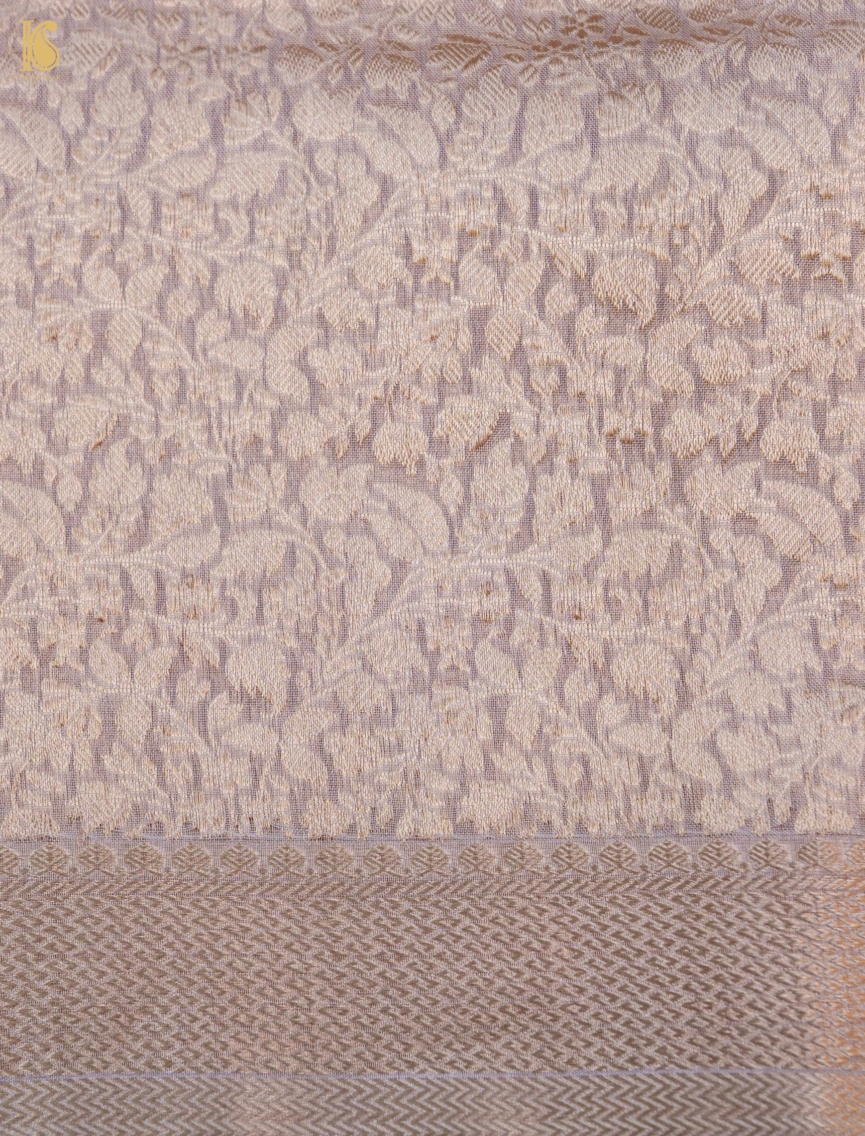 Handloom Banarasi Kora Tissue Dyeable Zigzag Saree