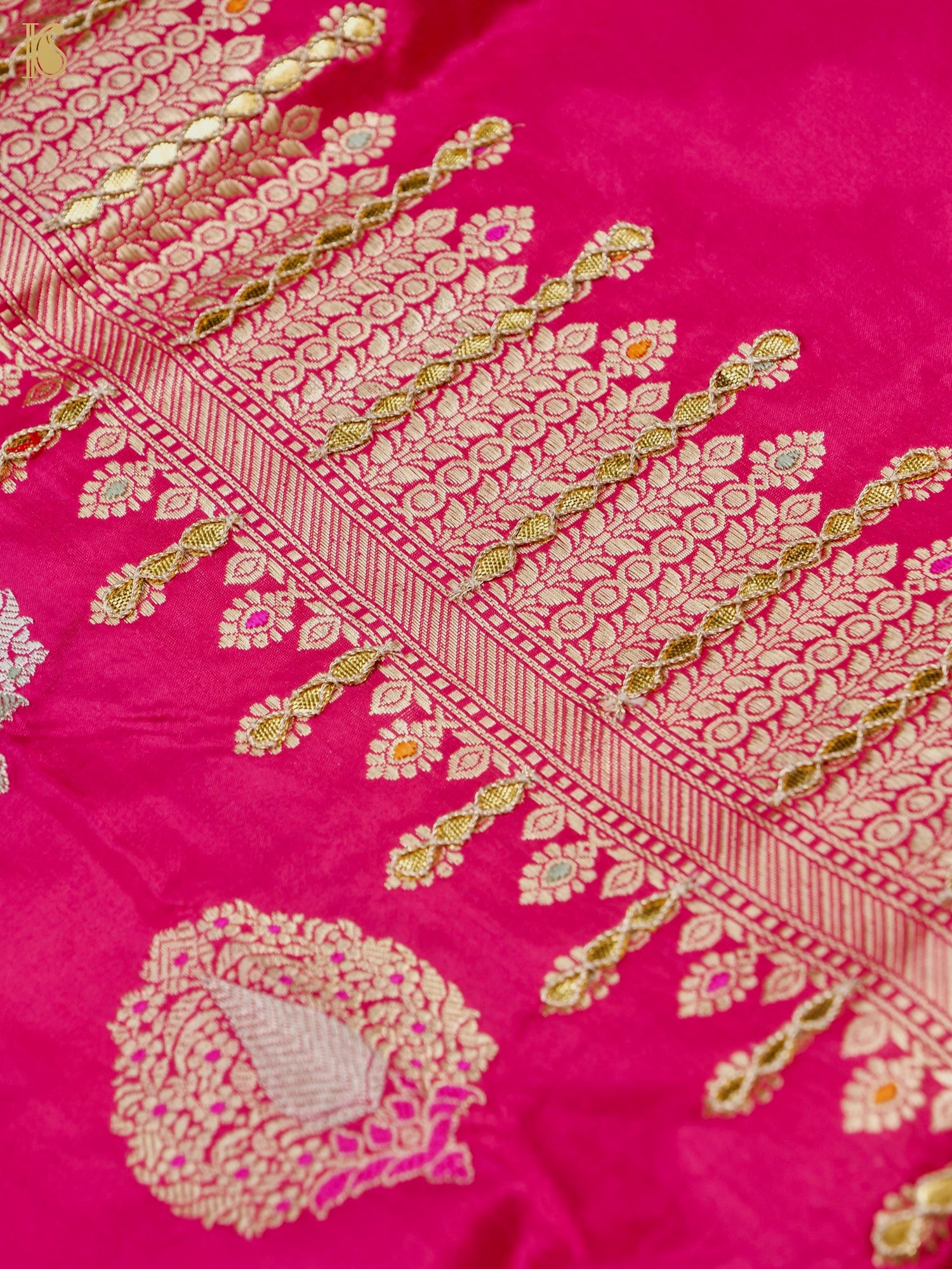 Banarasi Handwoven Katan Silk Kadwa Mor Dupatta with Gotta Patti