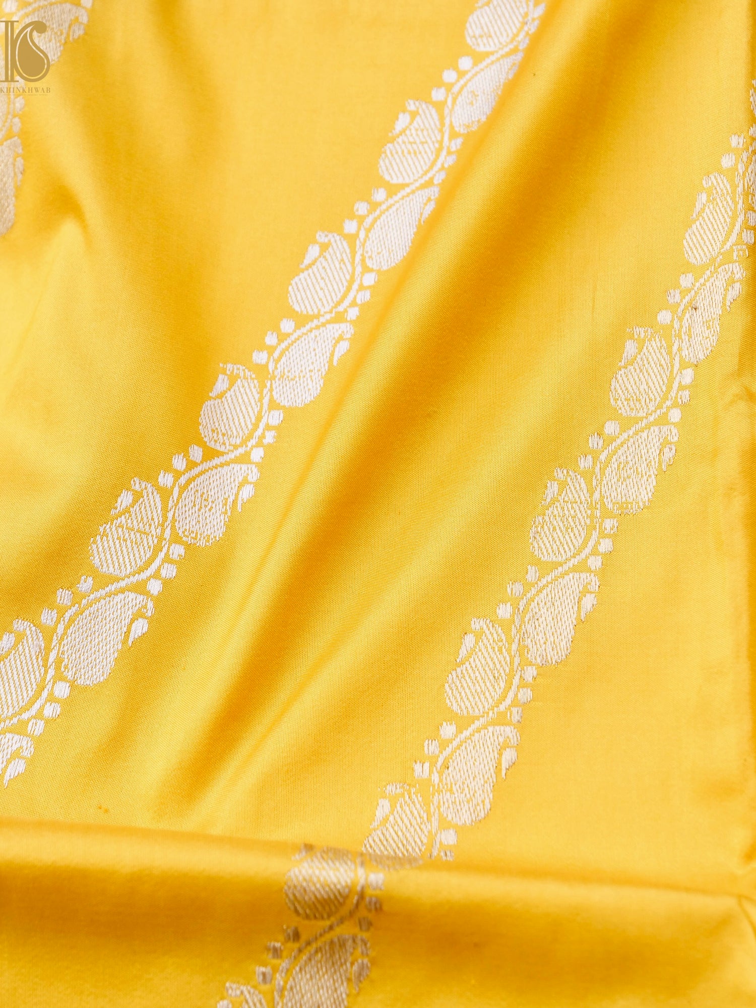 Banarasi Handloom Pure Katan Silk Kadwa Scallop Saree