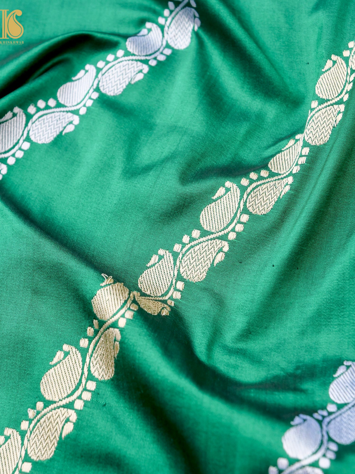 Banarasi Handloom Pure Katan Silk Kadwa Scallop Saree