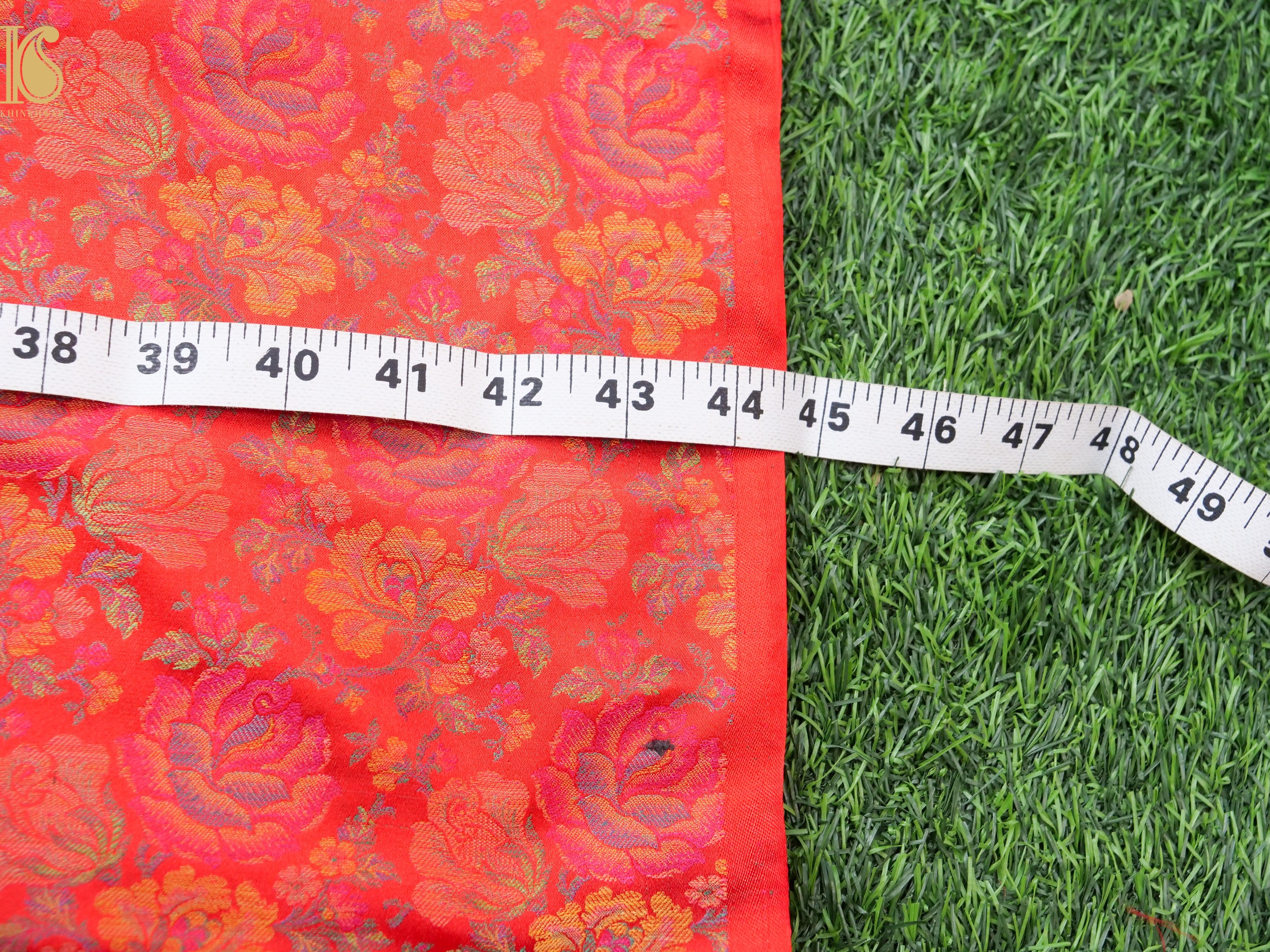 Handloom Banarasi Tanchoi Silk Rose Fabric