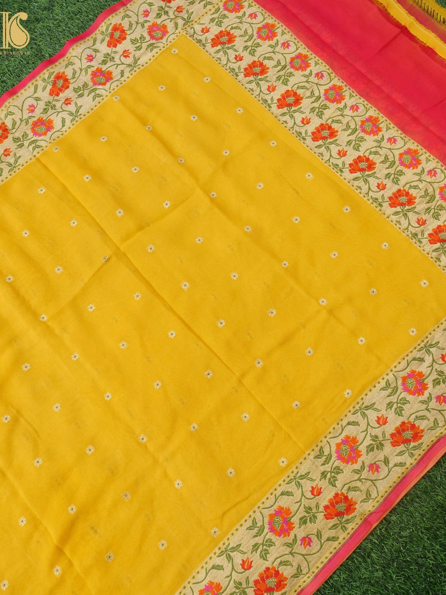 Handwoven Banarasi Georgette Dupatta with Floral Meenakari