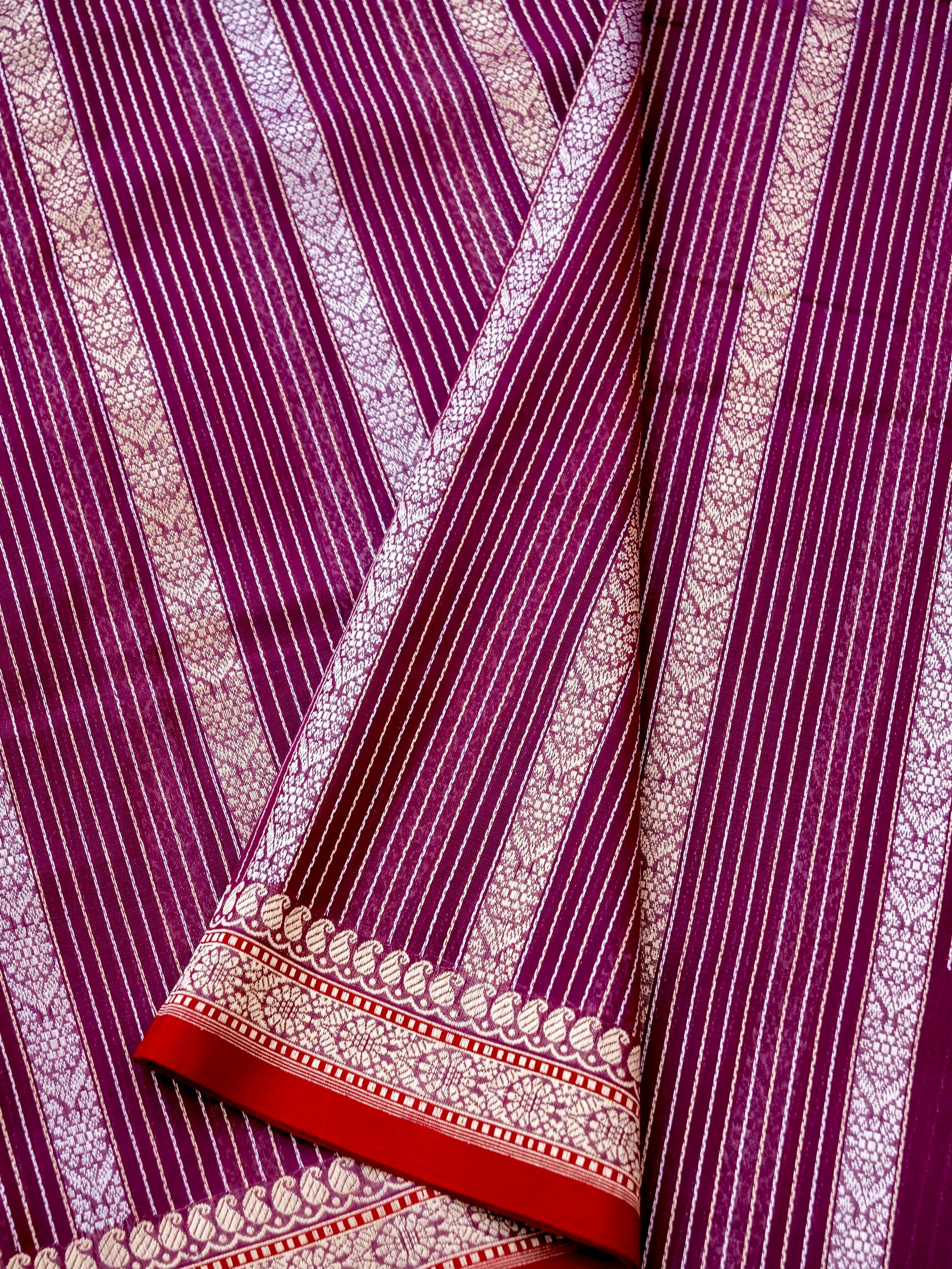 Handloom Katan Silk Banarasi Kadwa Ektara Saree