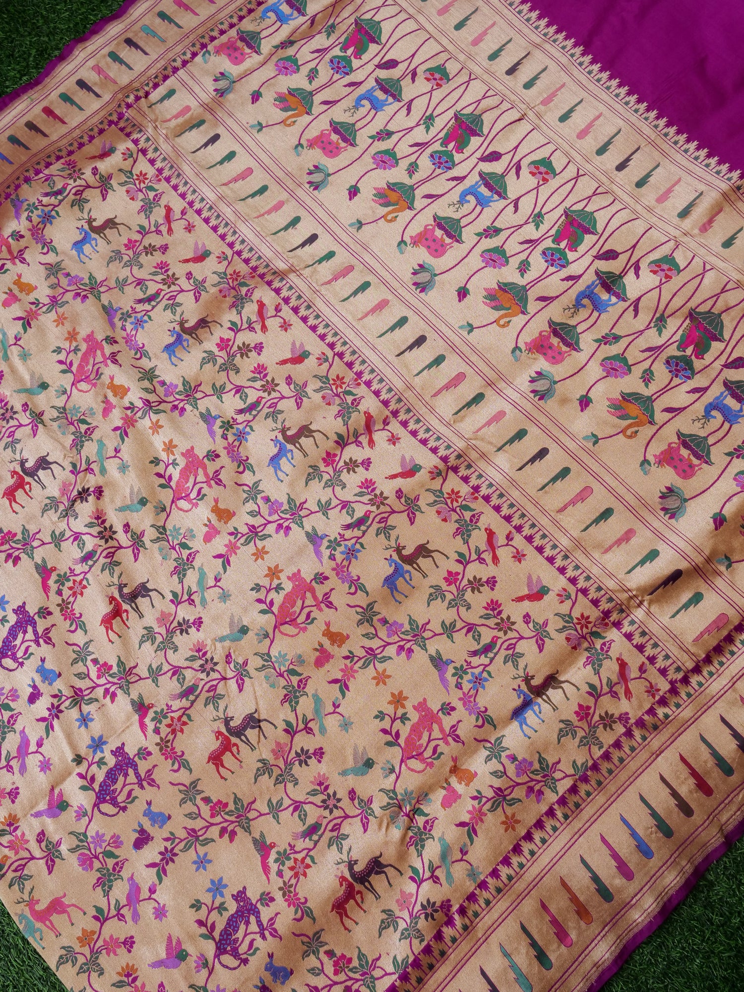 Handloom Banarasi Katan Silk Khinkhab Shikargah Saree