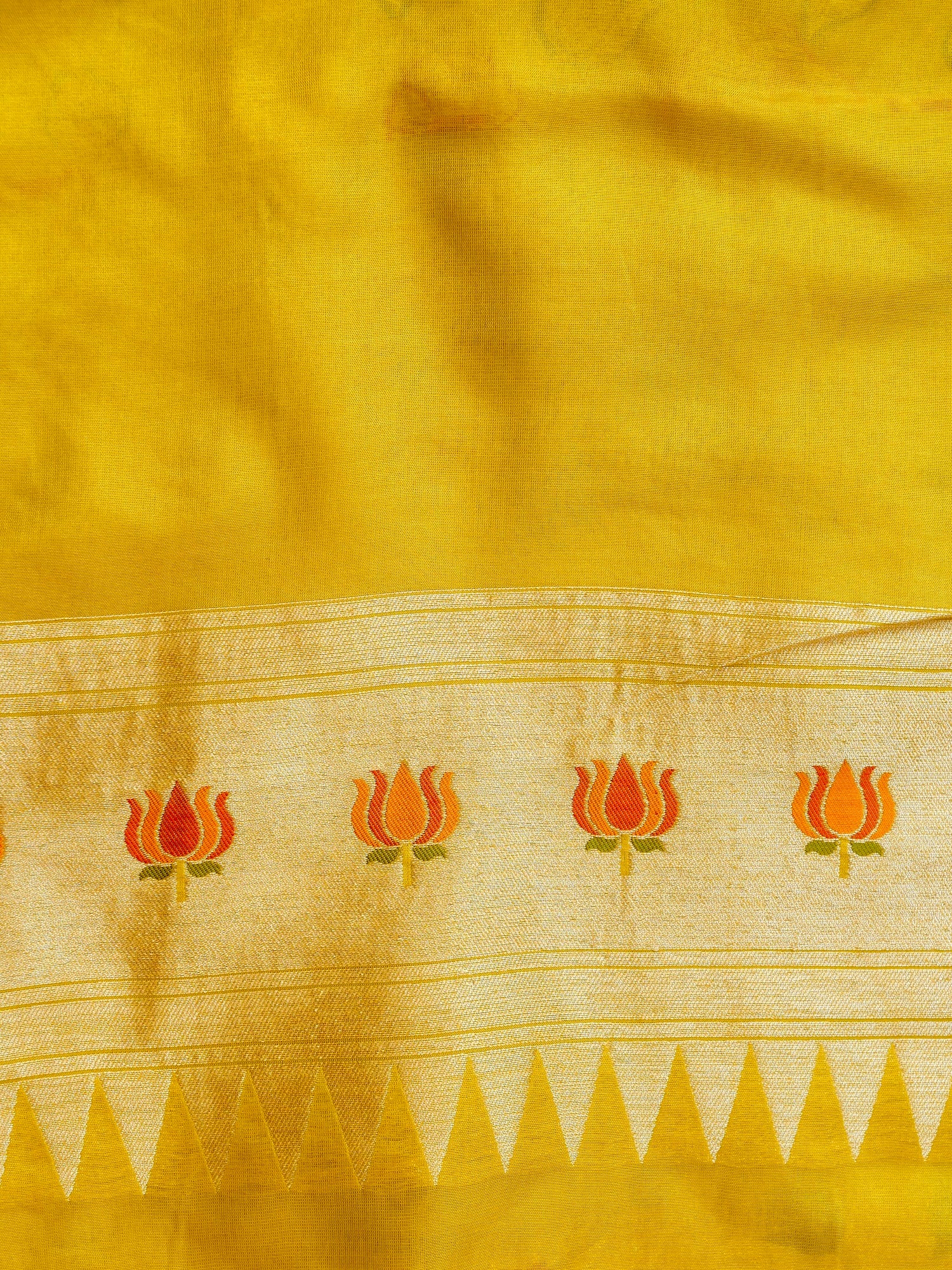 Handloom Banarasi Katan Silk Khinkhab Cow Saree