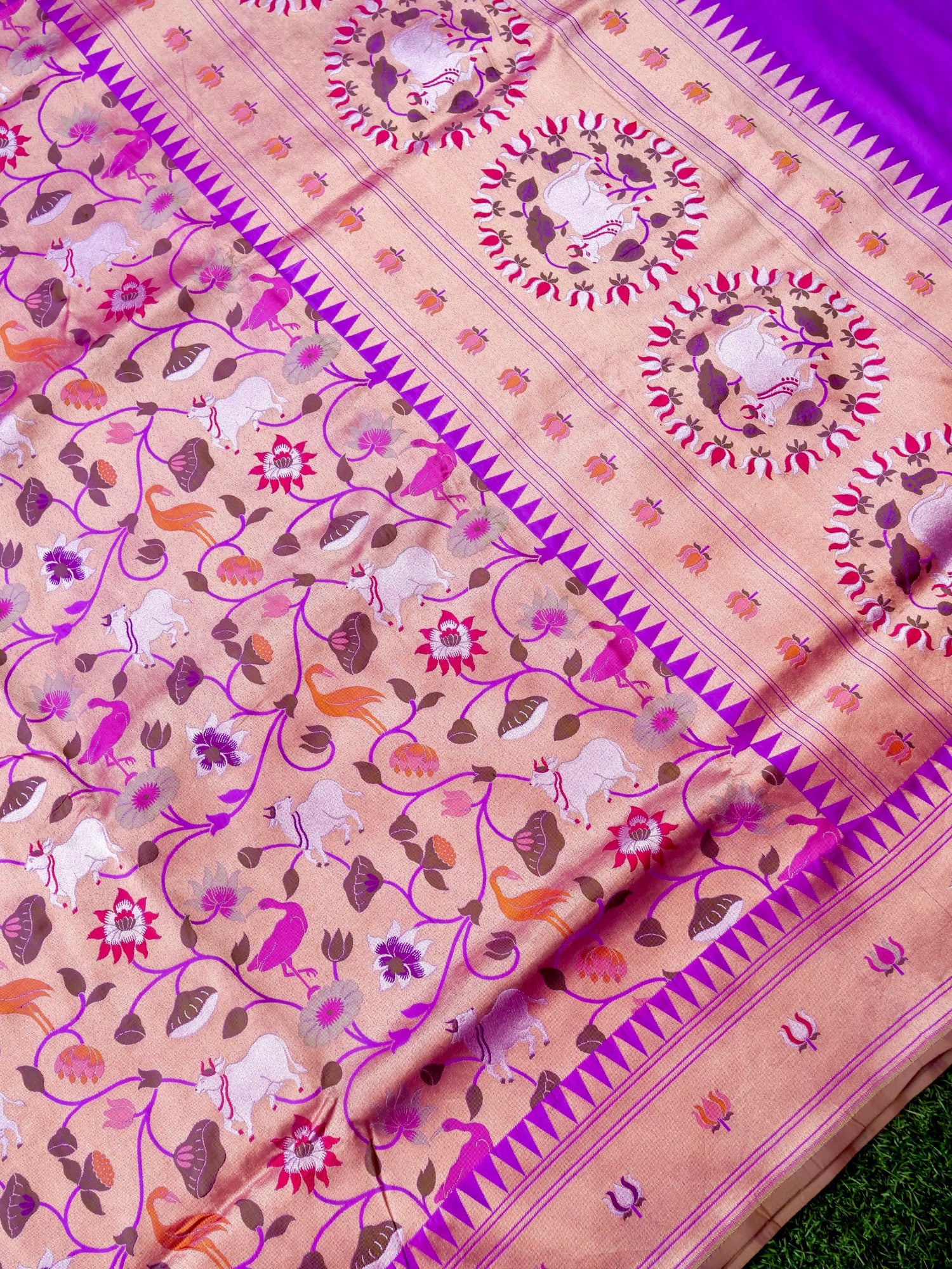 Handloom Banarasi Katan Silk Khinkhab Cow Saree