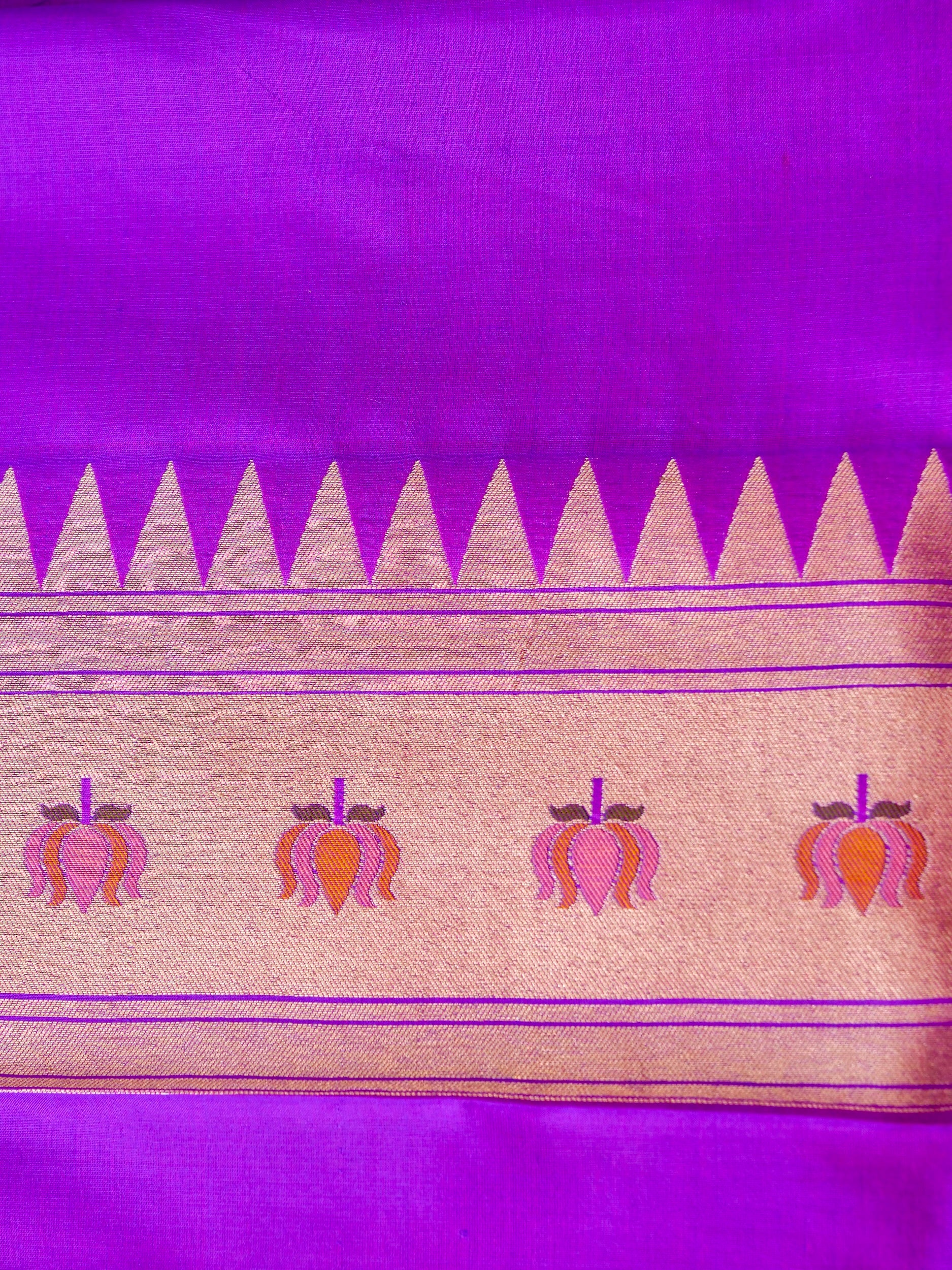 Handloom Banarasi Katan Silk Khinkhab Cow Saree