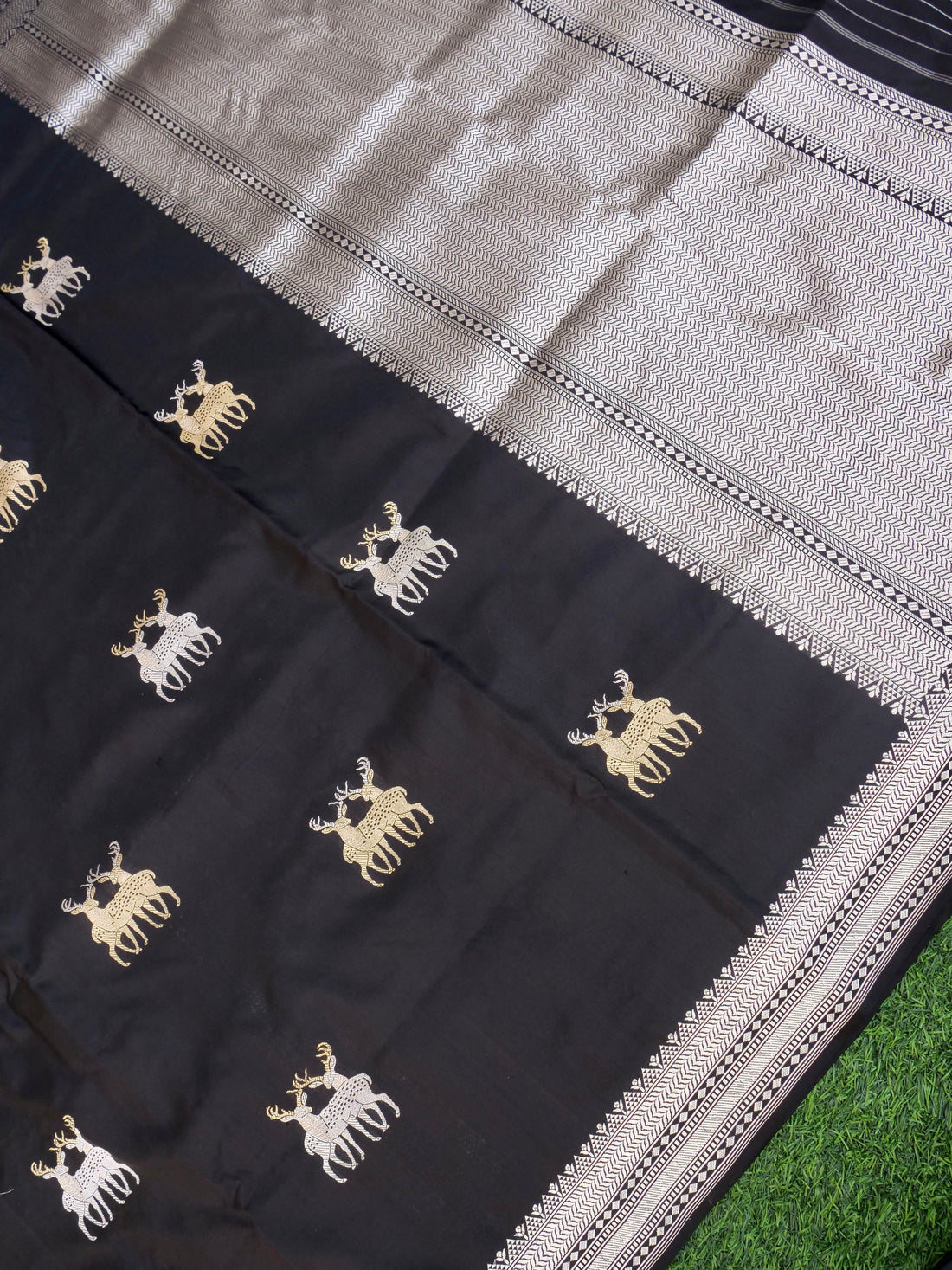 Handloom Banarasi Pure Katan Silk Zarmrig Kadwa Saree