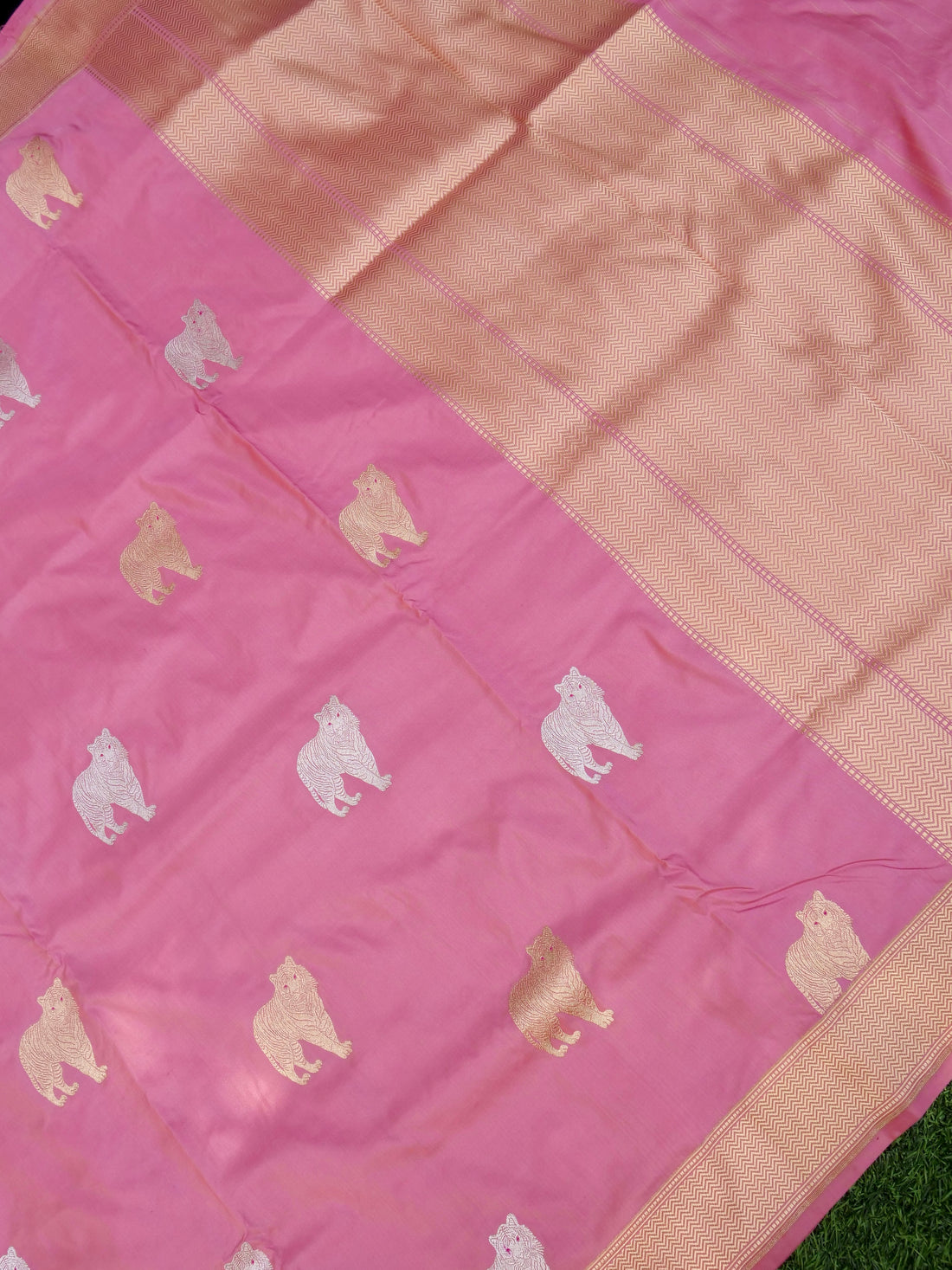 Handloom Banarasi Pure Katan Silk Zarmrig Kadwa Saree