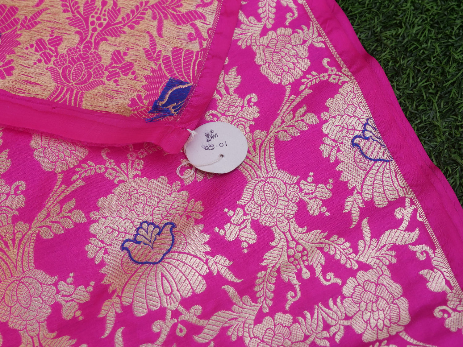 Pink Pure Brocade Banarasi Mehraab Boota Fabric