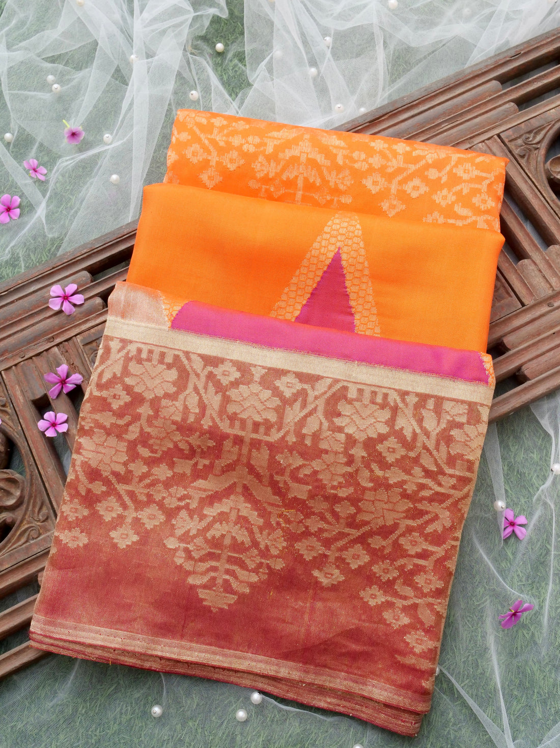 Katan Silk Handloom Ekatara Kadhiyal Banarasi Saree