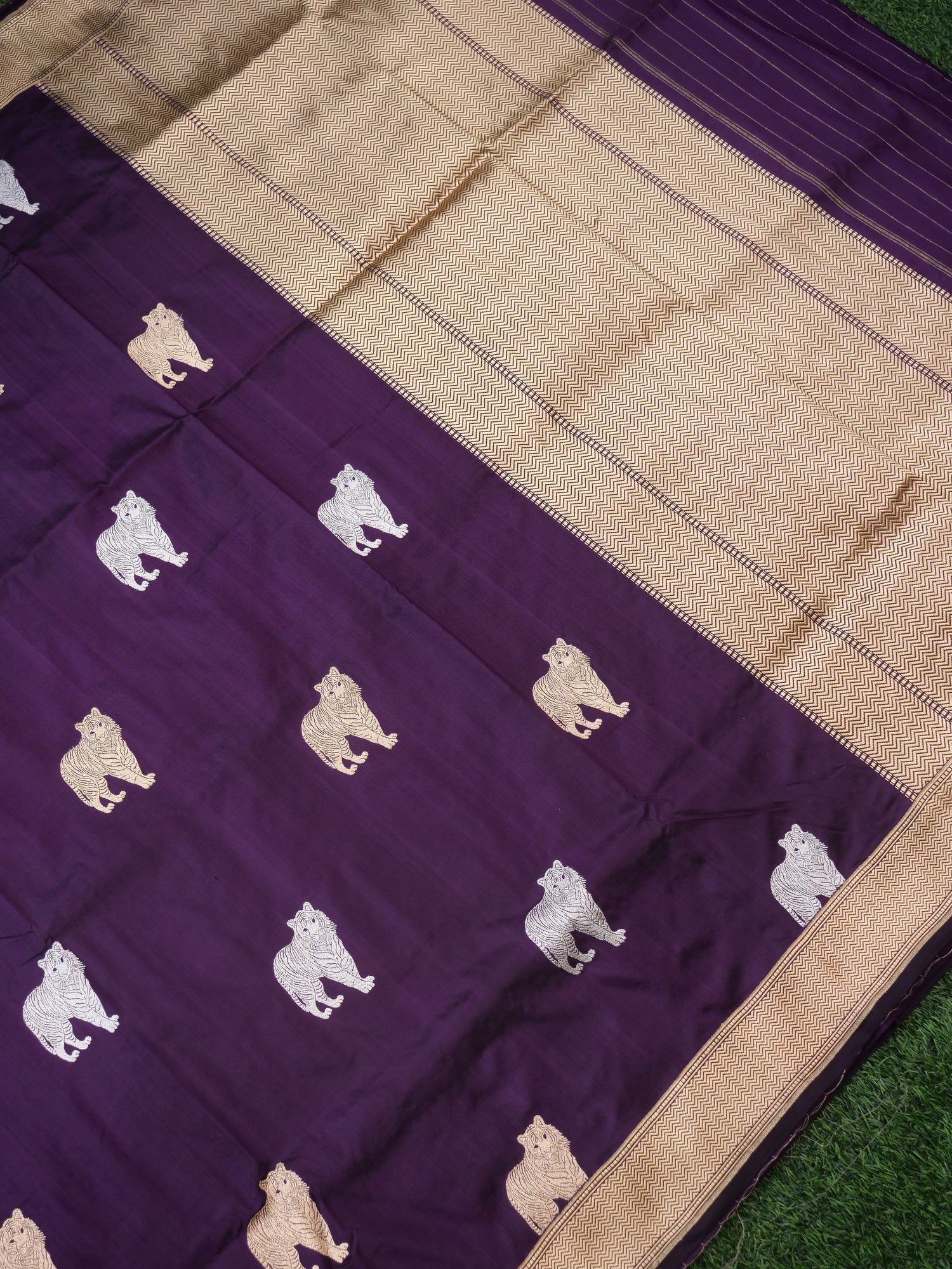 Handloom Banarasi Pure Katan Silk Zarmrig Kadwa Saree