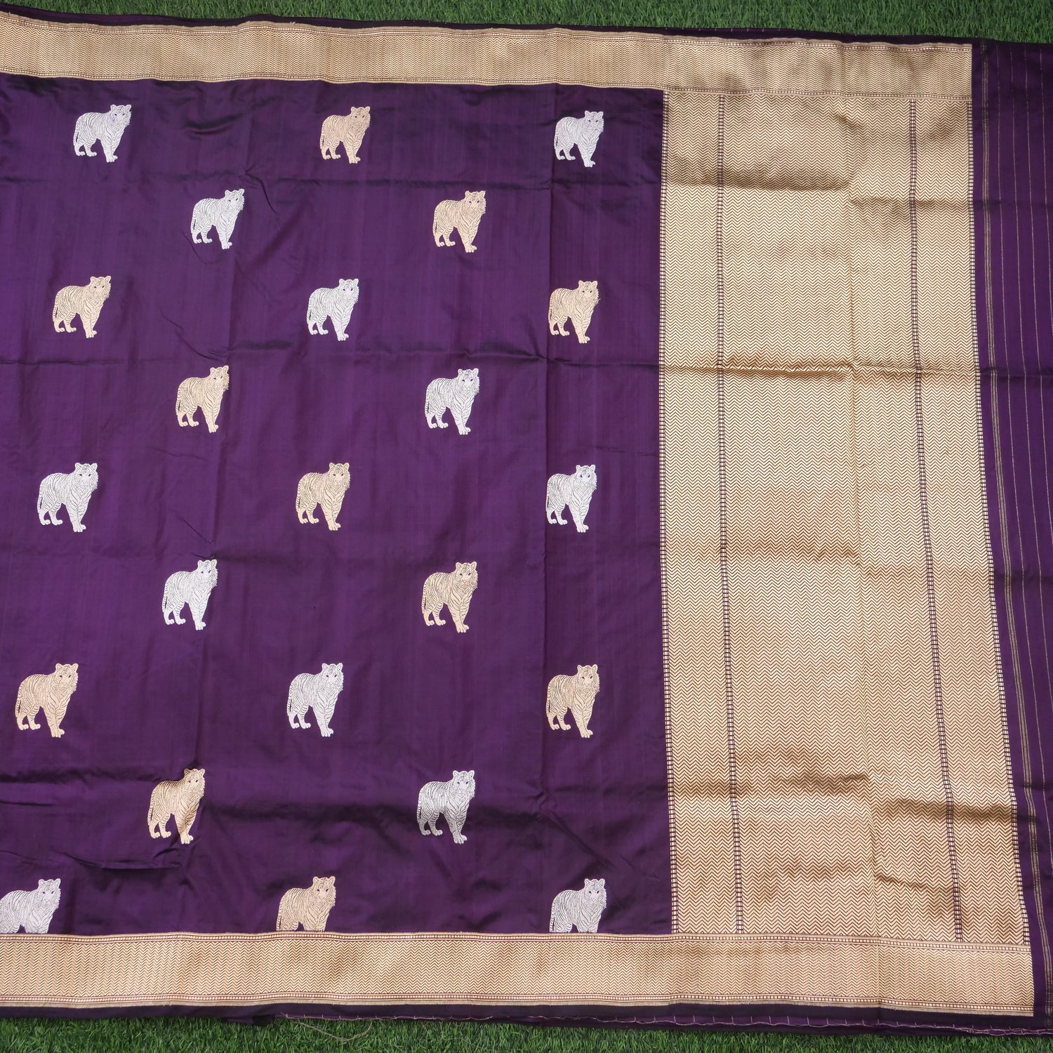 Handloom Banarasi Pure Katan Silk Zarmrig Kadwa Saree