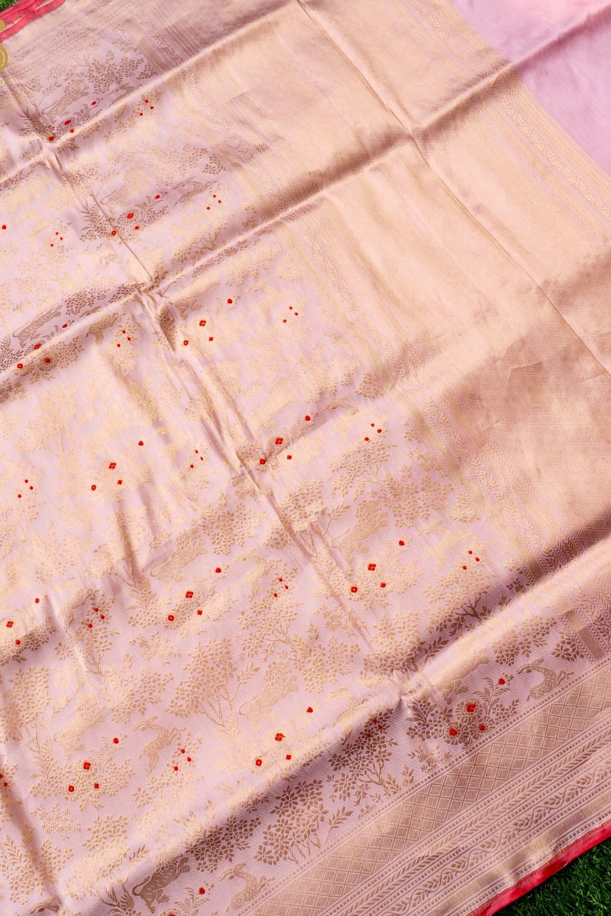 Handloom Banarasi Katan Silk Kadwa Zari Vasket Shikargah Saree