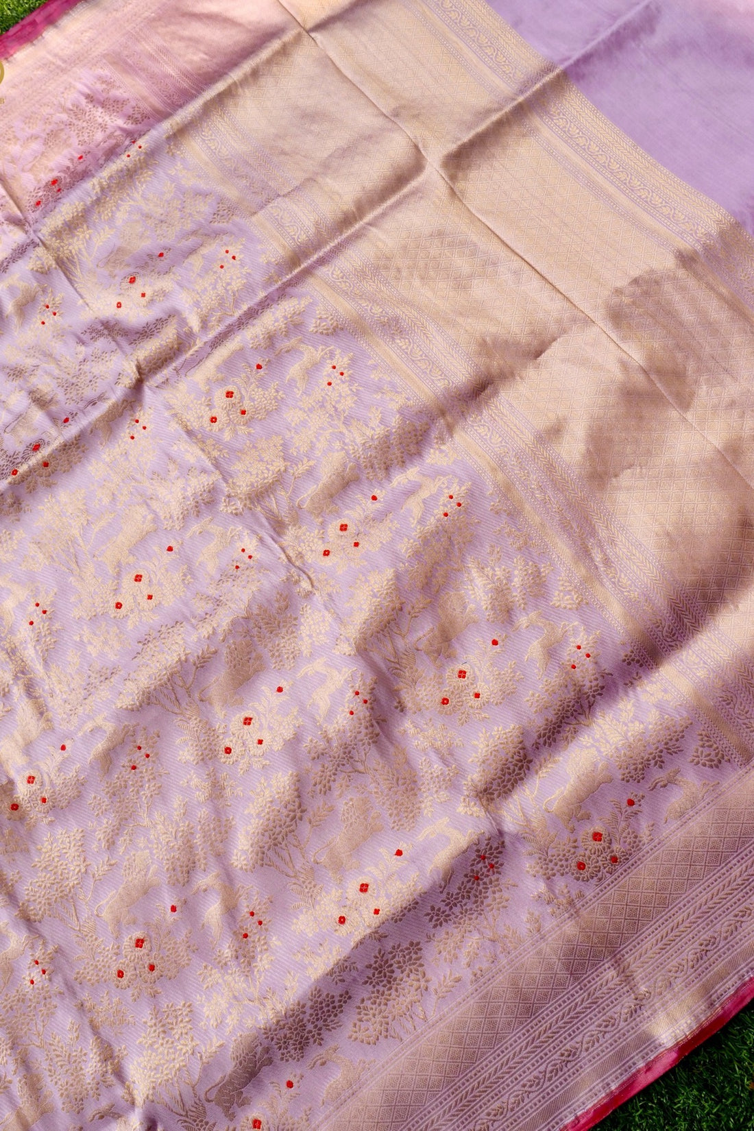 Handloom Banarasi Katan Silk Kadwa Zari Vasket Shikargah Saree